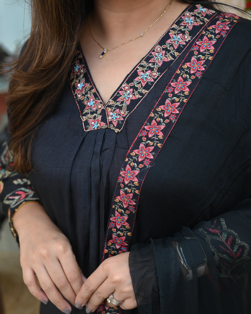 'Zaar' Muslin Black Floral Embroidered Pant Set - The Jaipur Studio