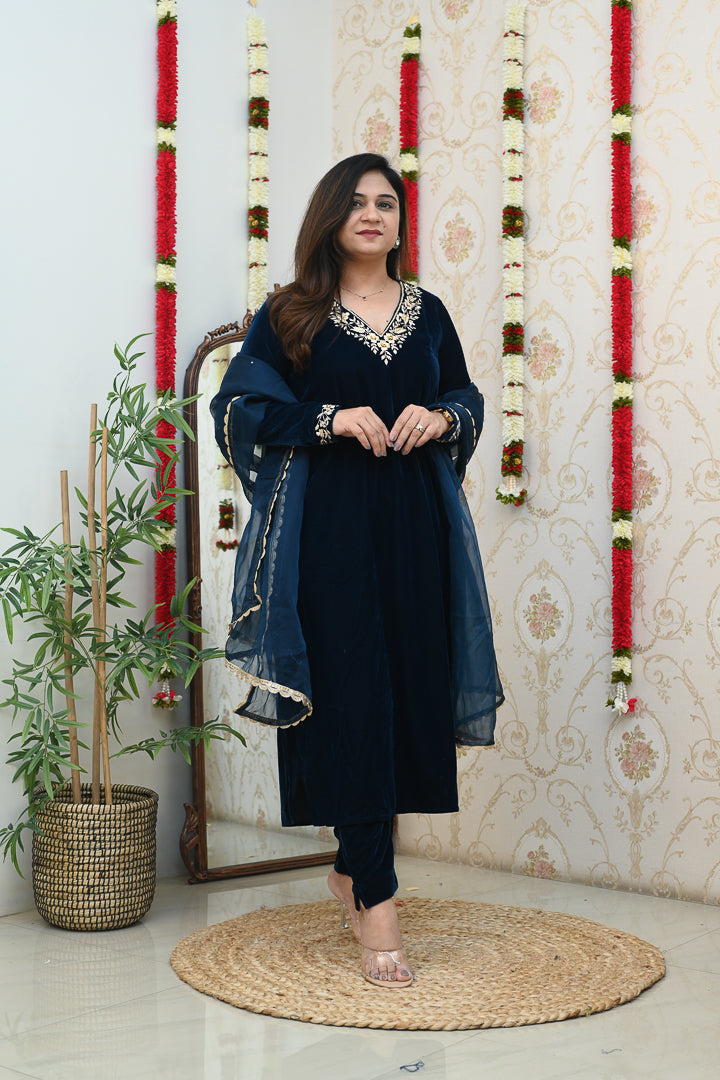 'Sajda’ Velvet Hand Embroidered Pant Set - The Jaipur Studio