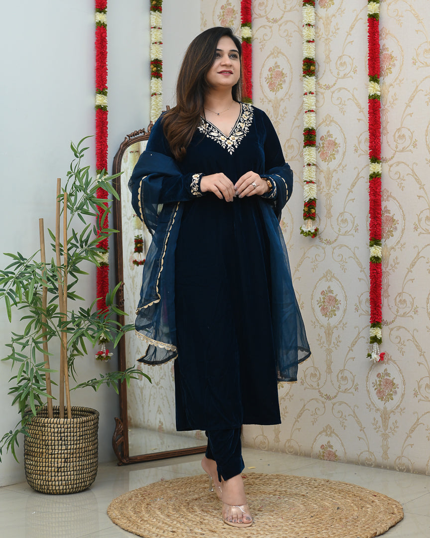 'Sajda’ Velvet Hand Embroidered Pant Set - The Jaipur Studio