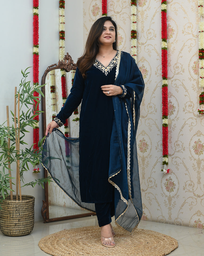 'Sajda’ Velvet Hand Embroidered Pant Set - The Jaipur Studio