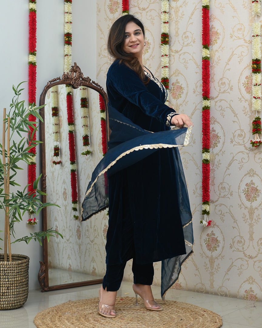 'Sajda’ Velvet Hand Embroidered Pant Set - The Jaipur Studio