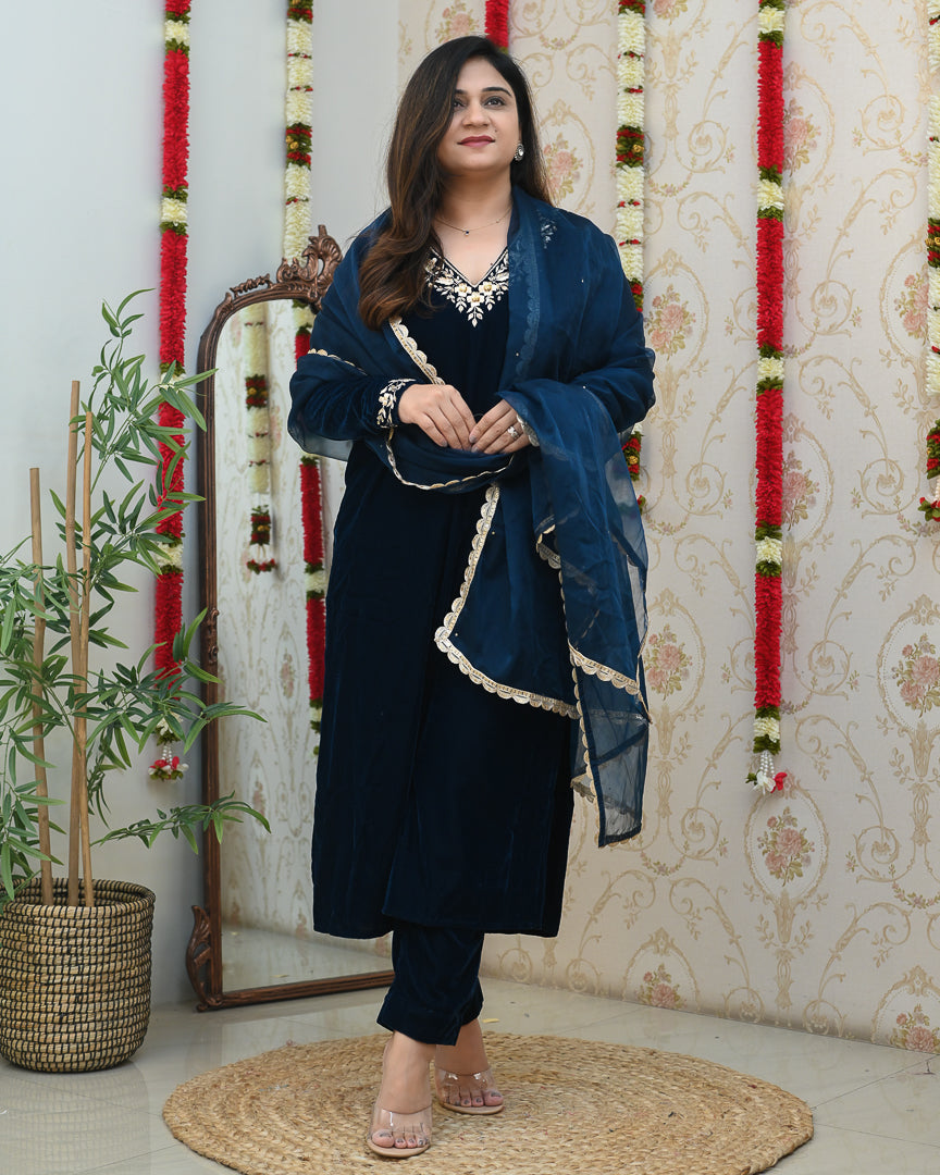 'Sajda’ Velvet Hand Embroidered Pant Set - The Jaipur Studio