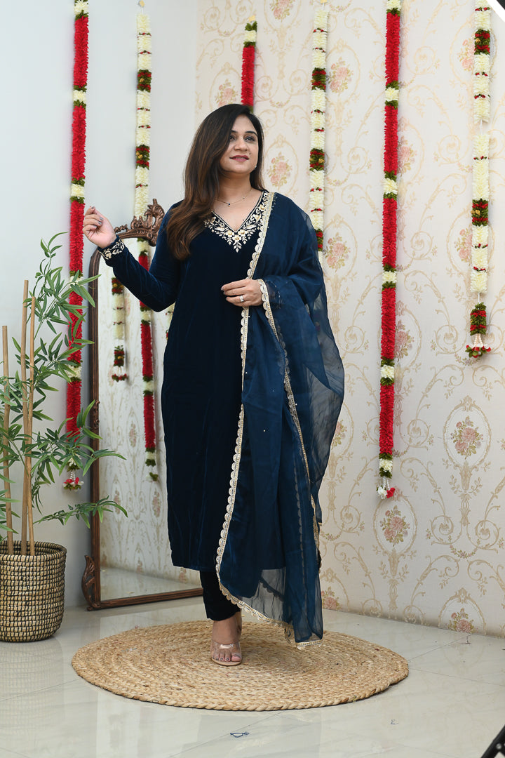 'Sajda’ Velvet Hand Embroidered Pant Set - The Jaipur Studio