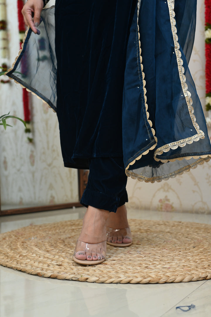 'Sajda’ Velvet Hand Embroidered Pant Set - The Jaipur Studio