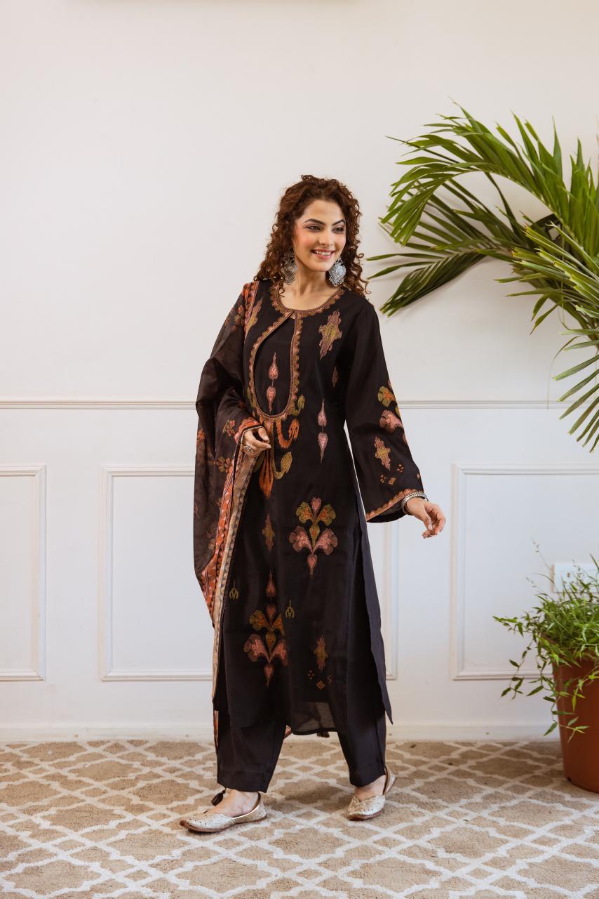Daisy Muslin Embroidered Pant Set - The Jaipur Studio