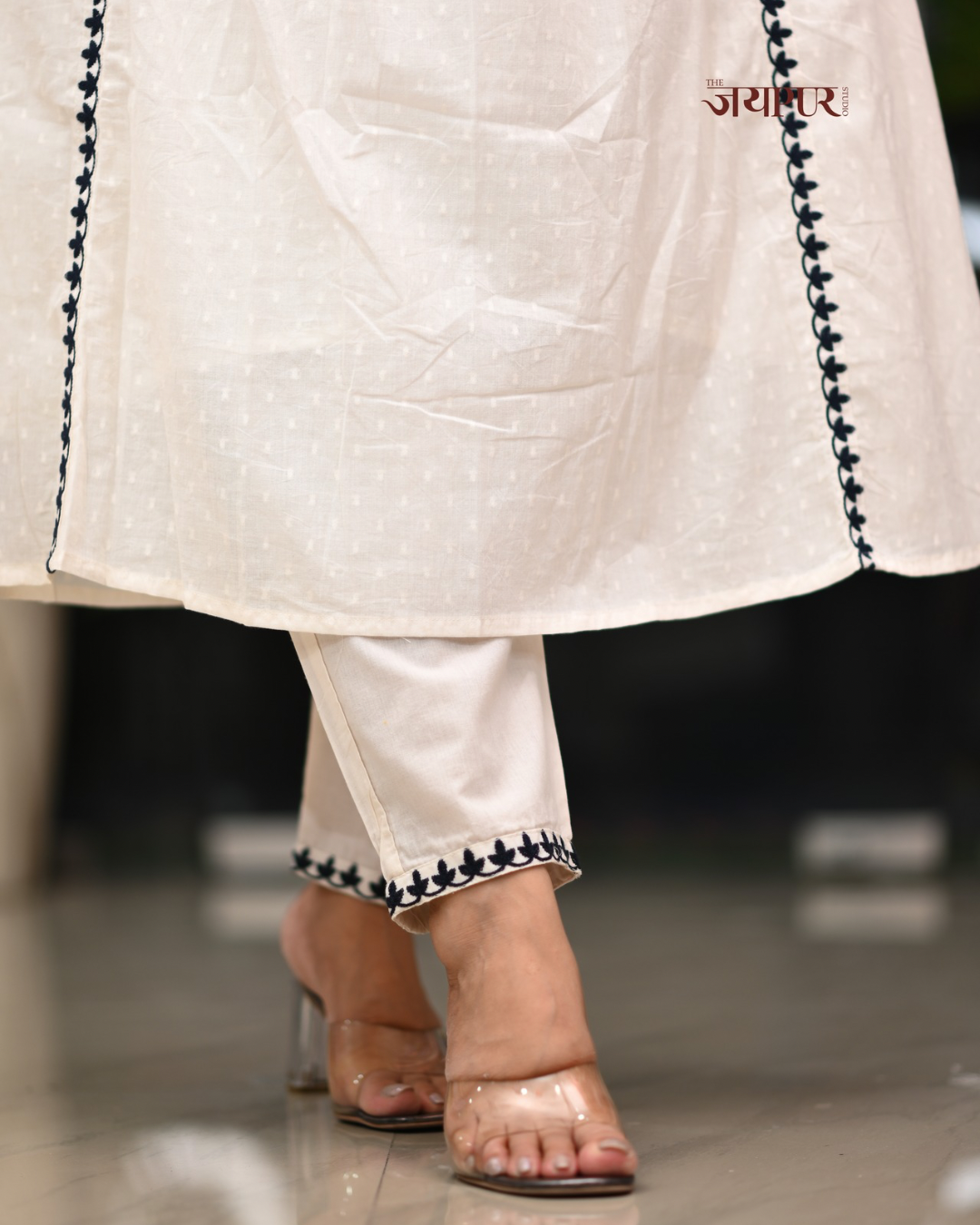 Aanchal Ivory Embroidered Hand Brush Dupatta Set - The Jaipur Studio