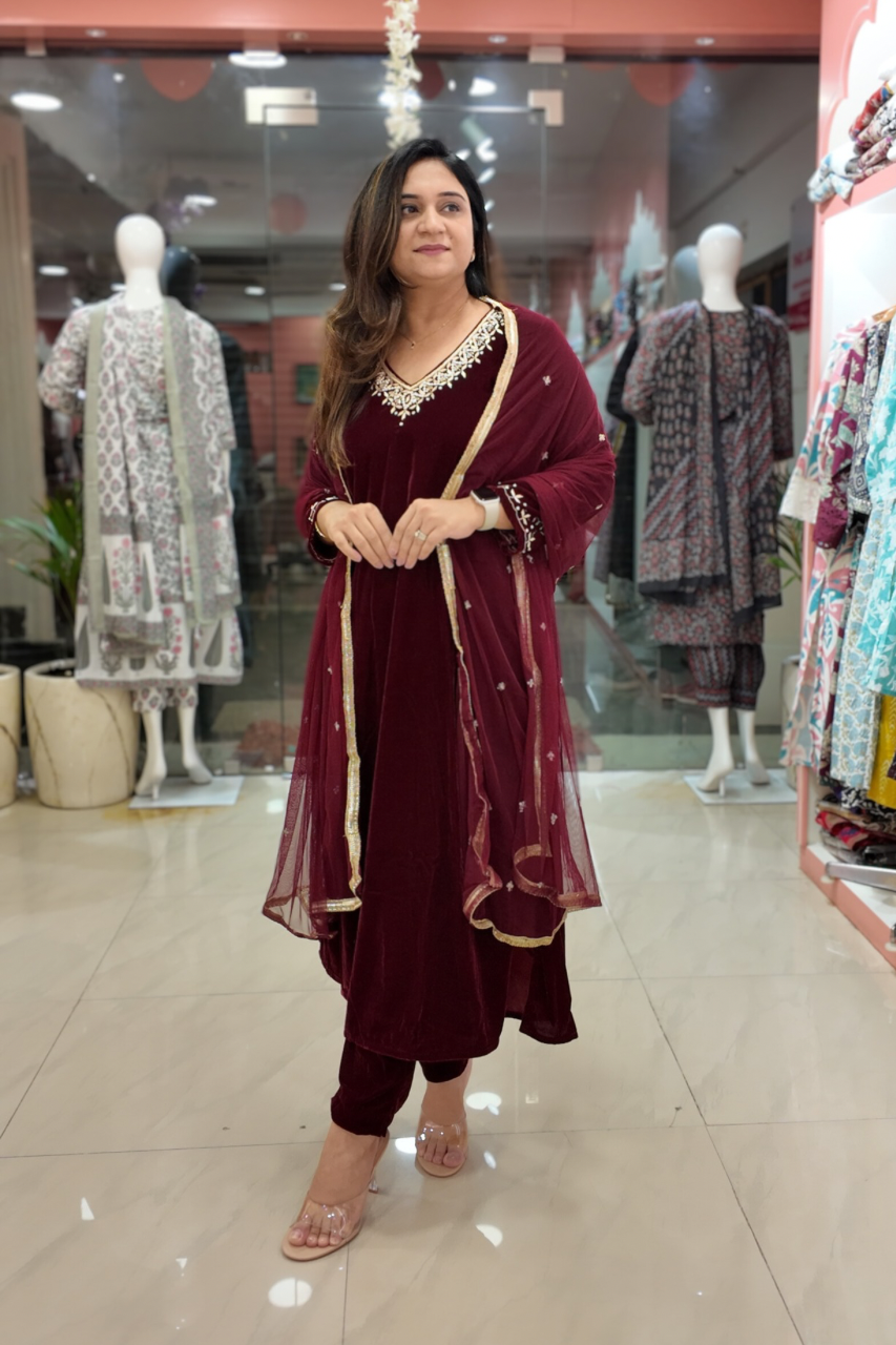 'Amisha' Velvet Hand Embroidered Pant Set - The Jaipur Studio