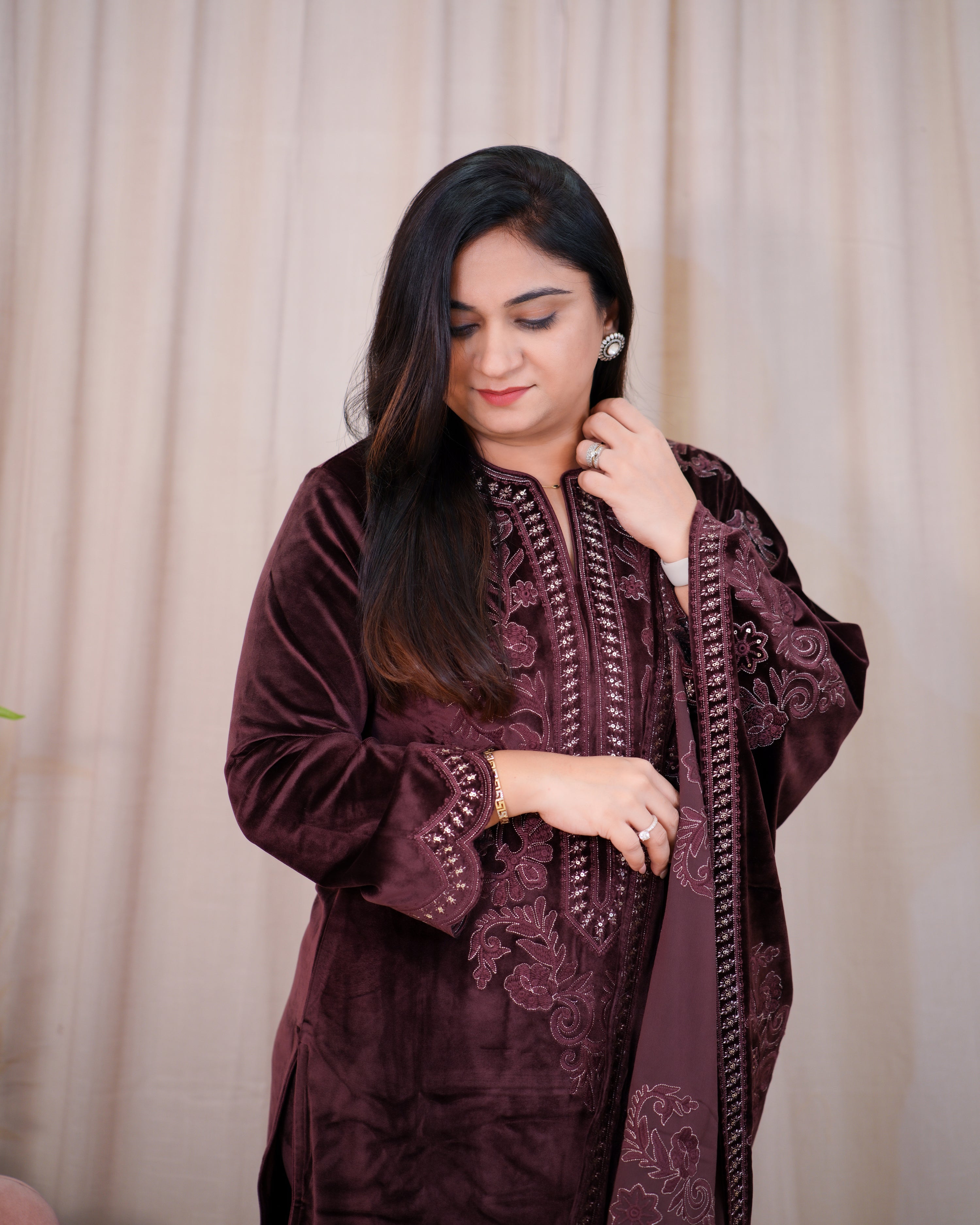 Ajooni Embroidered Premium Velvet Pant set - The Jaipur Studio