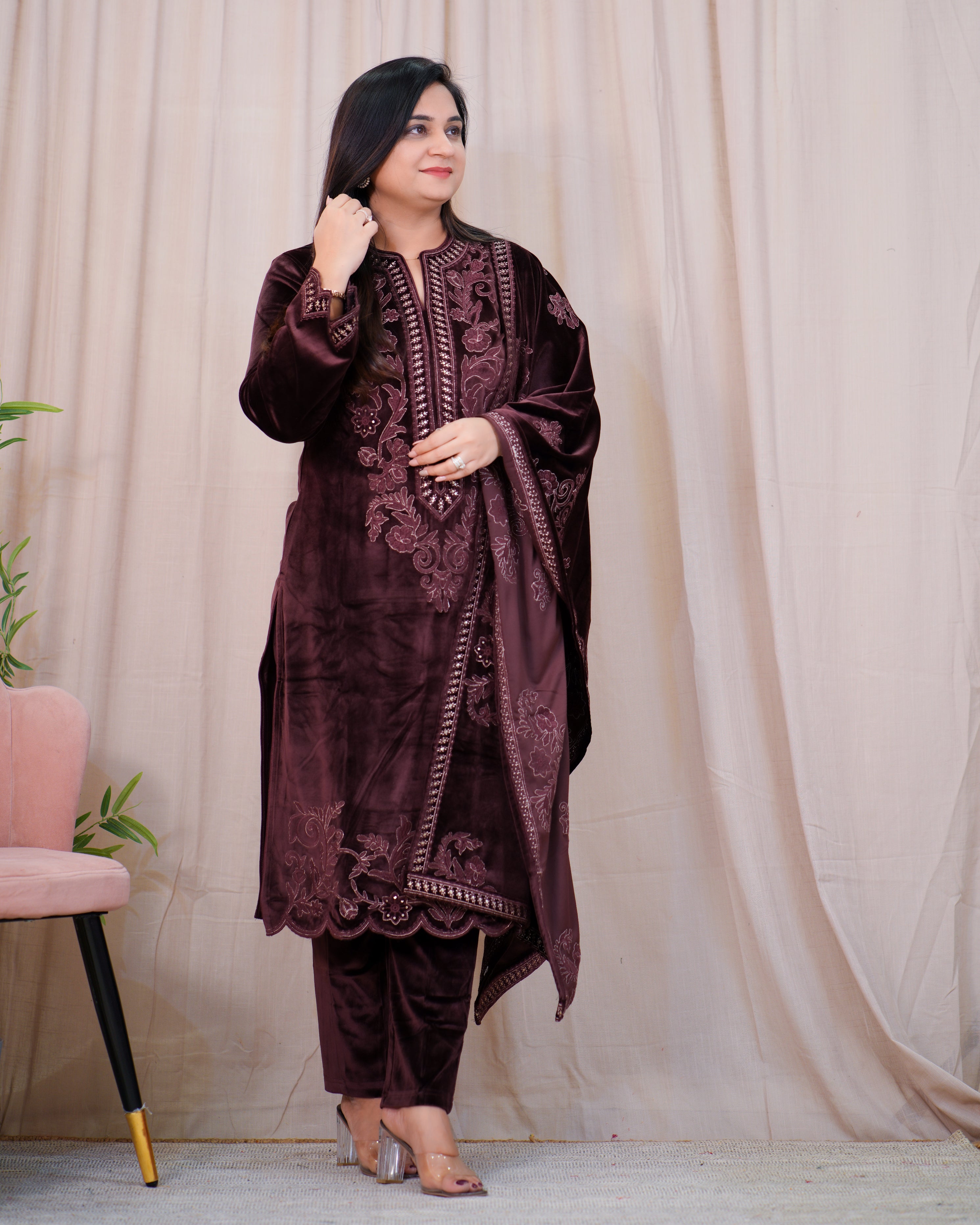 Ajooni Embroidered Premium Velvet Pant set - The Jaipur Studio