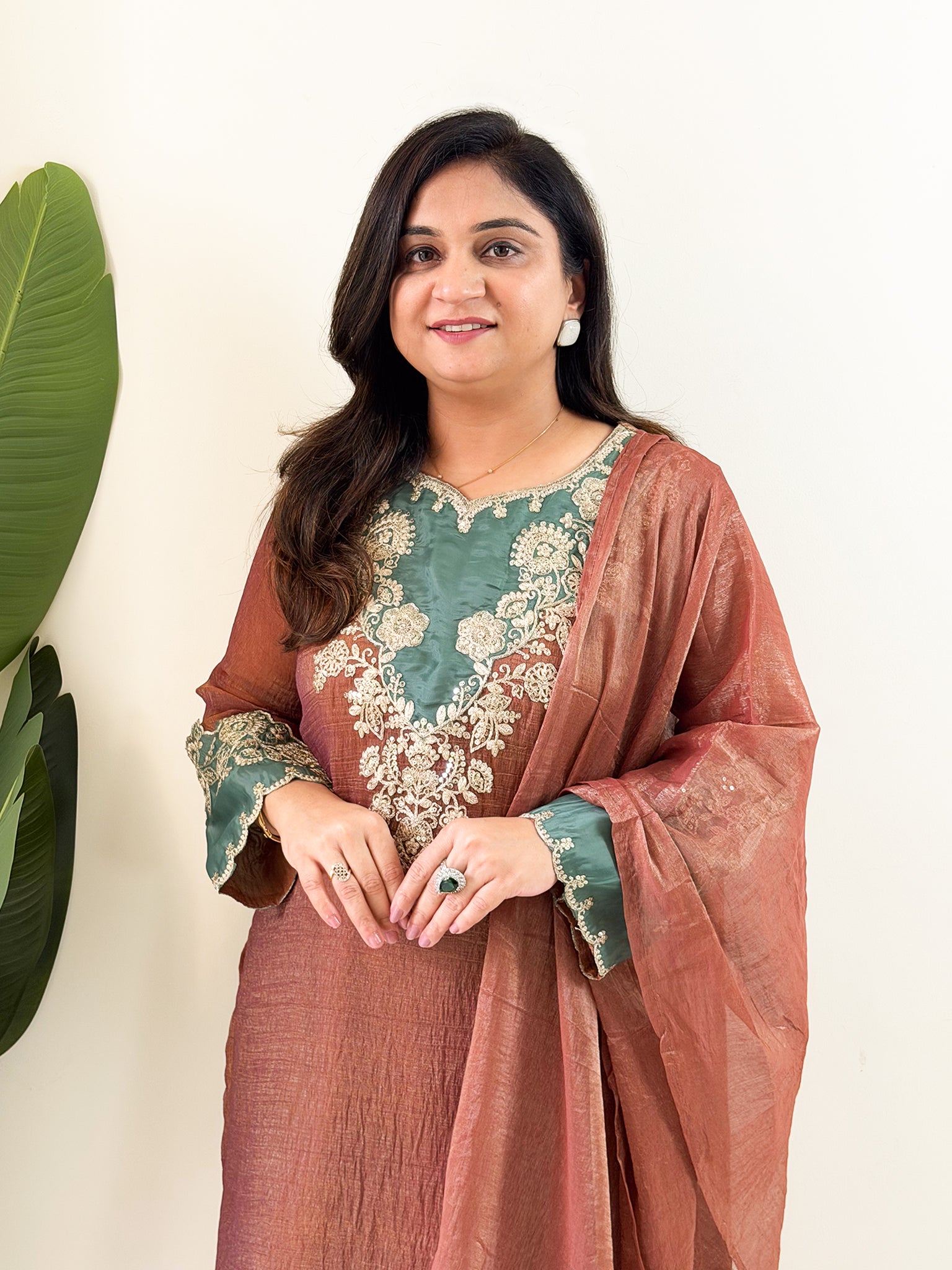 Kanika Shimmer Tissue Applique Detailed Dupatta Set