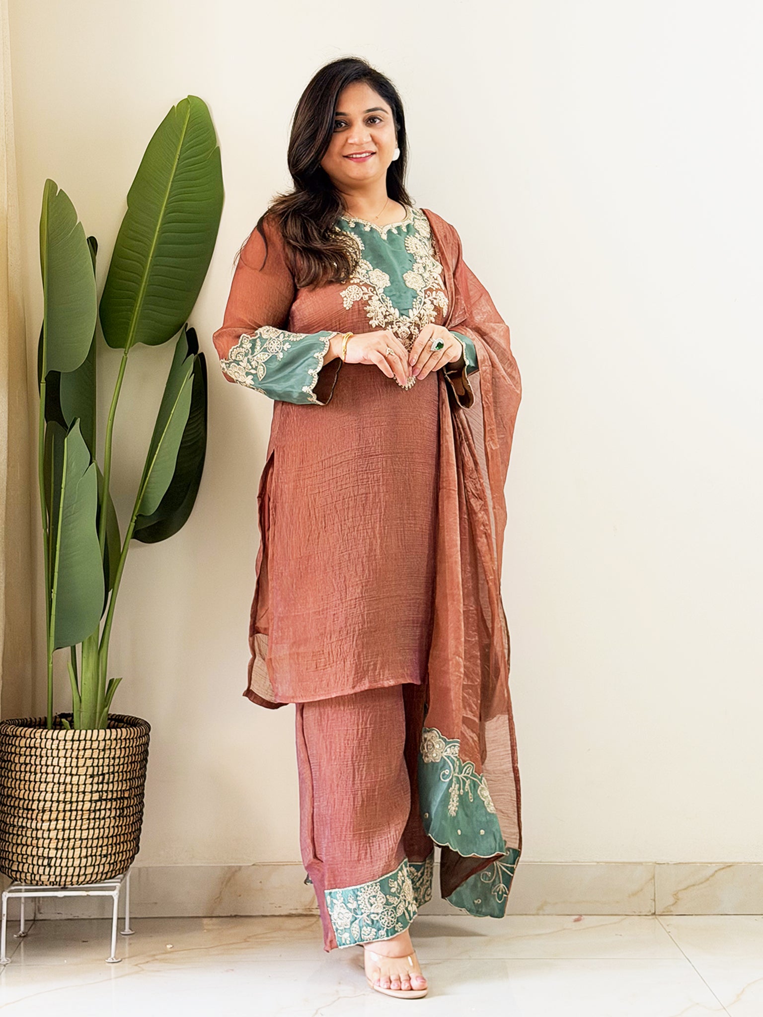 Kanika Shimmer Tissue Applique Detailed Dupatta Set