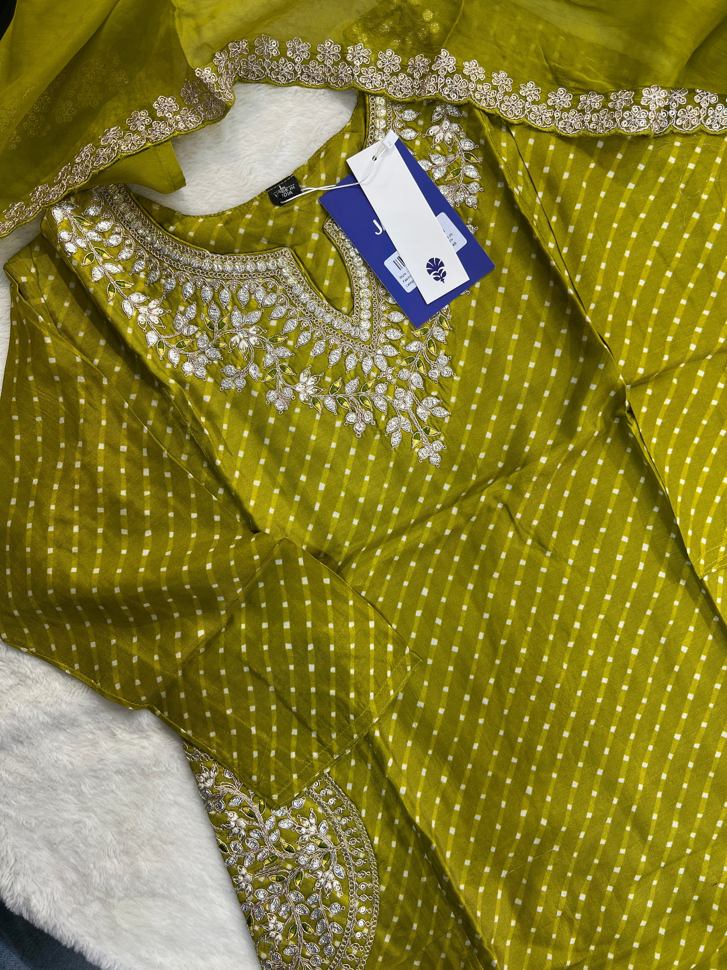 Zyra Bandhani Silk Embroidered Pant Set