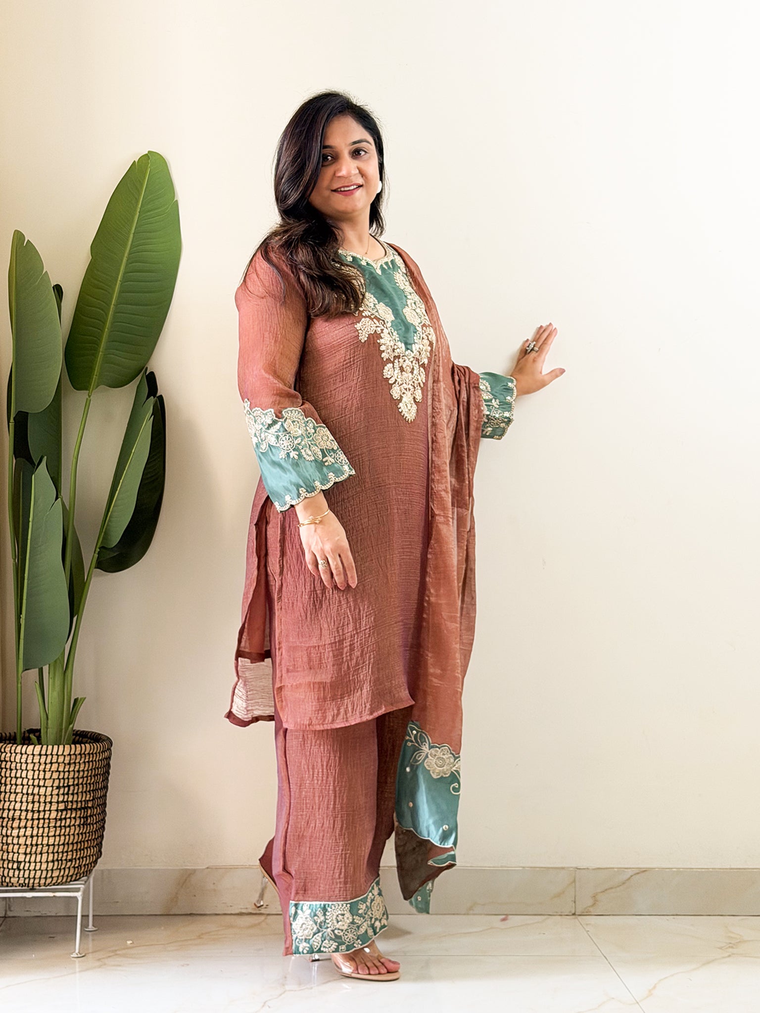 Kanika Shimmer Tissue Applique Detailed Dupatta Set