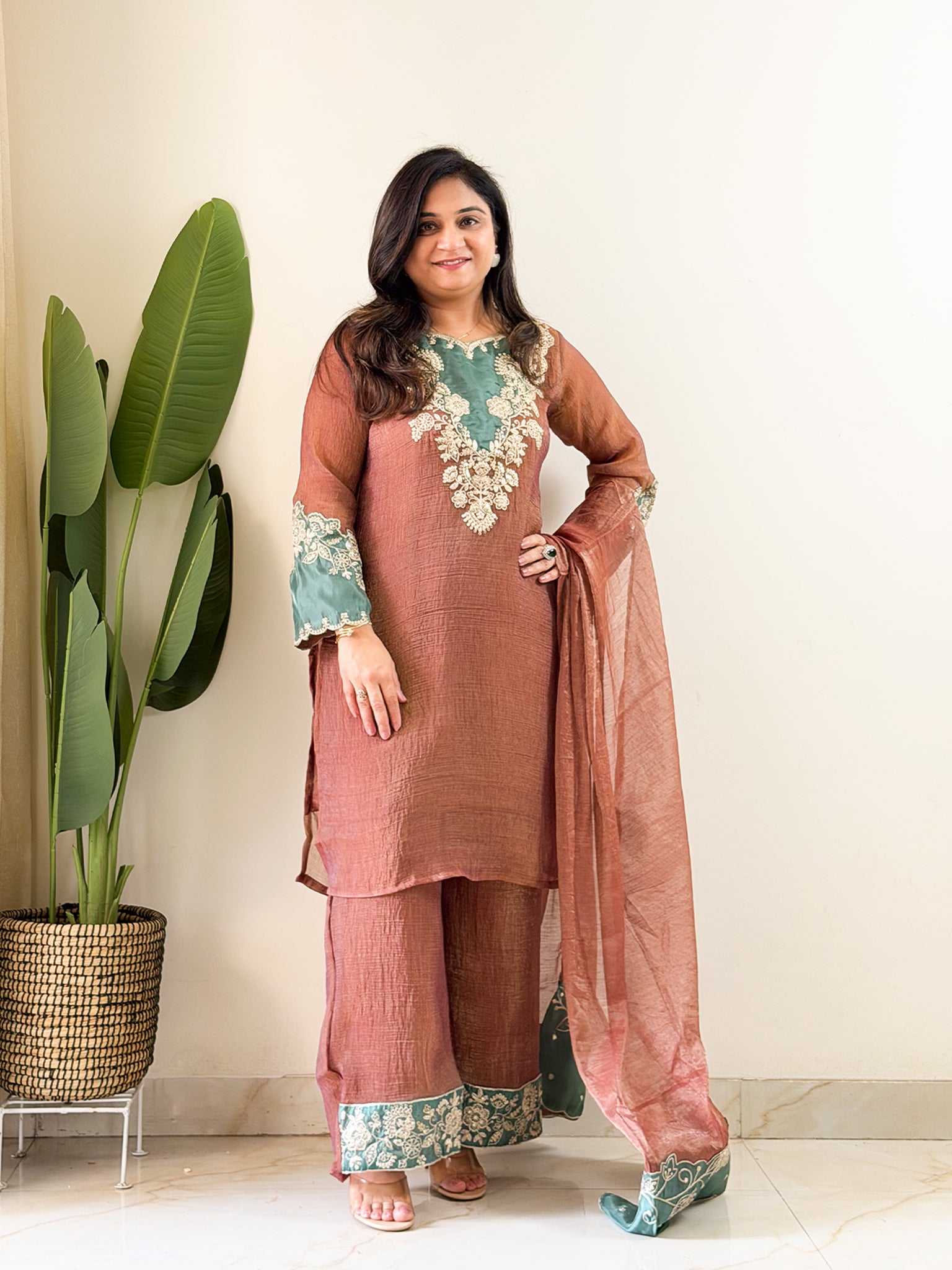 Kanika Shimmer Tissue Applique Detailed Dupatta Set