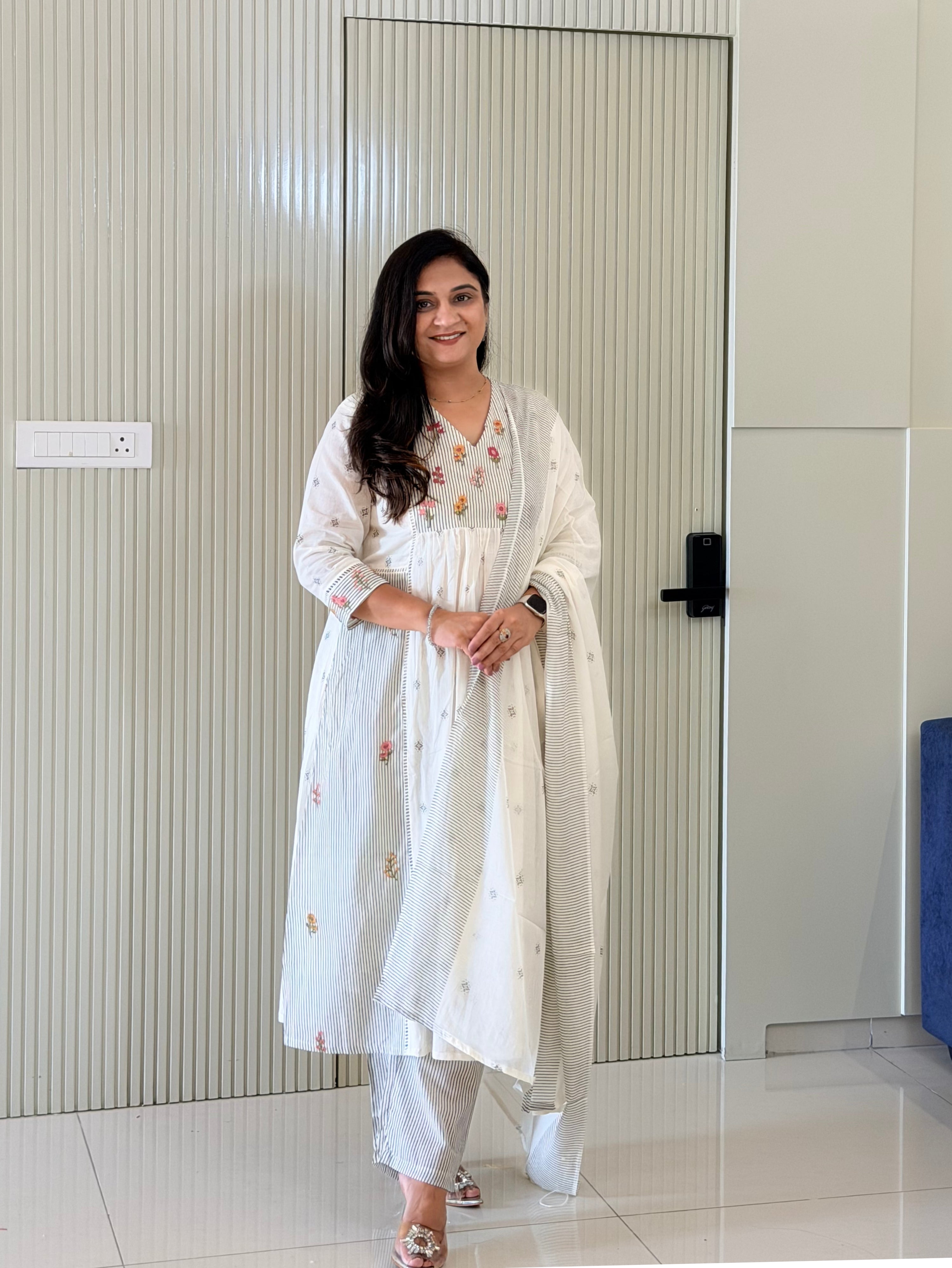 Ruksaar White Mul Cotton HandEmbroidered A-line Dupatta Set