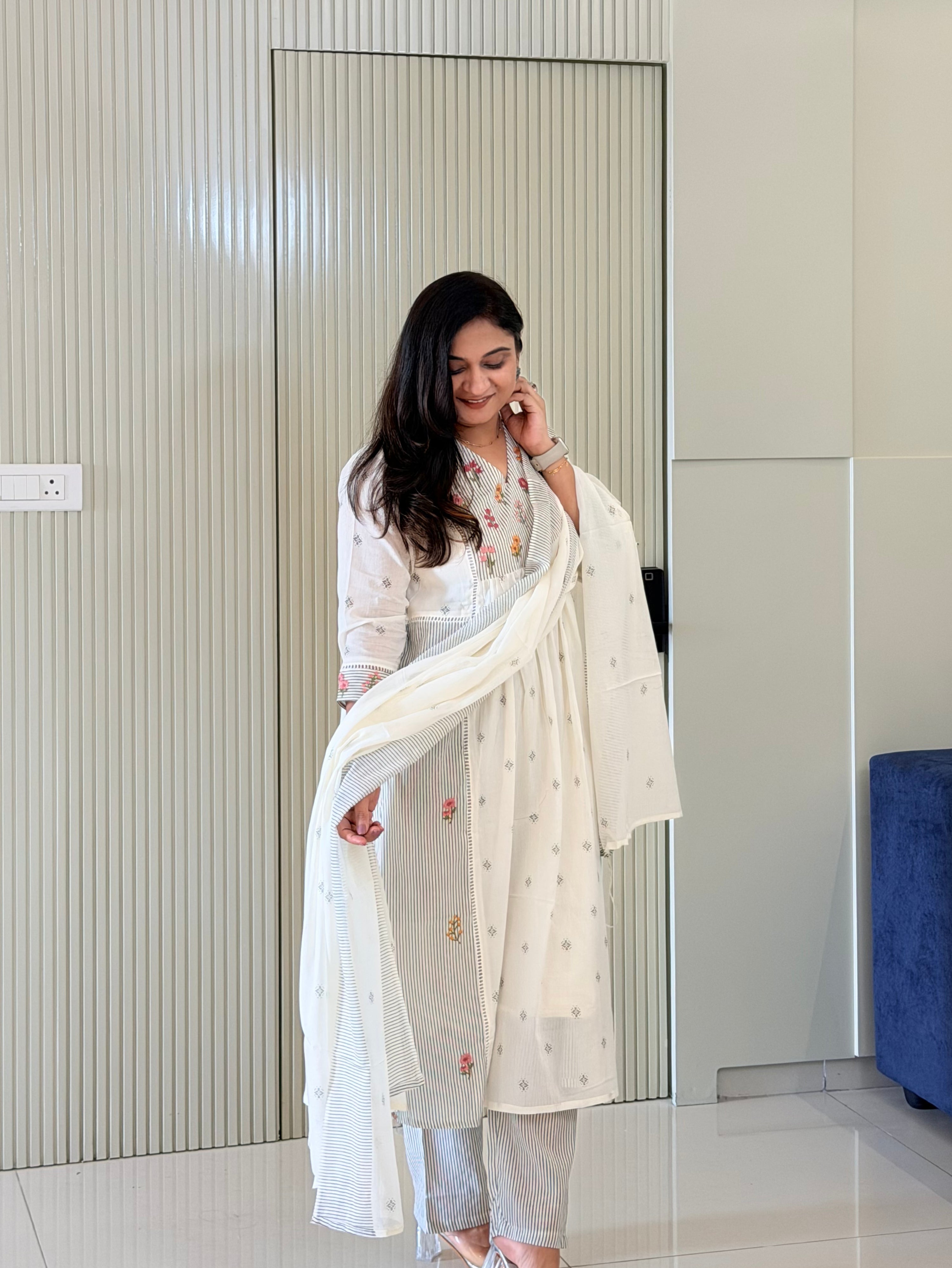 Ruksaar White Mul Cotton HandEmbroidered A-line Dupatta Set