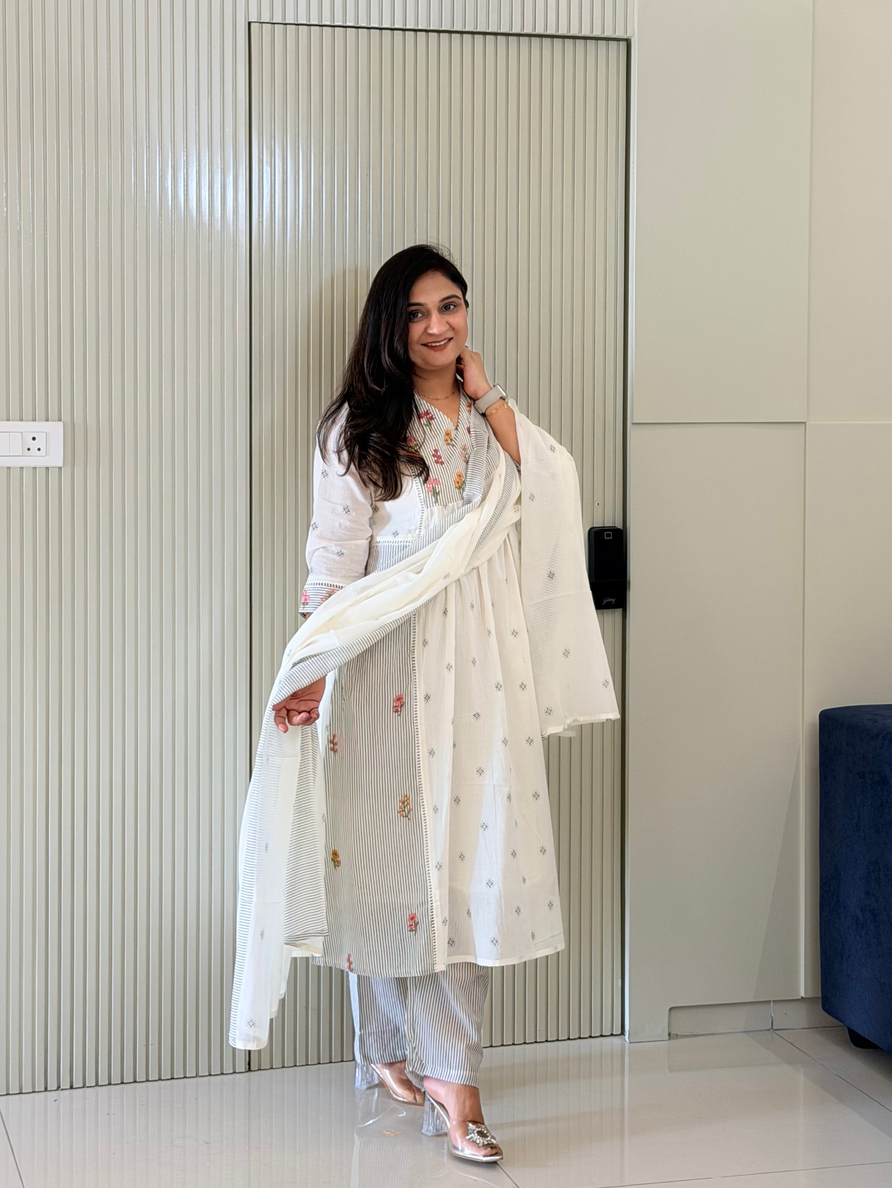 Ruksaar White Mul Cotton HandEmbroidered A-line Dupatta Set