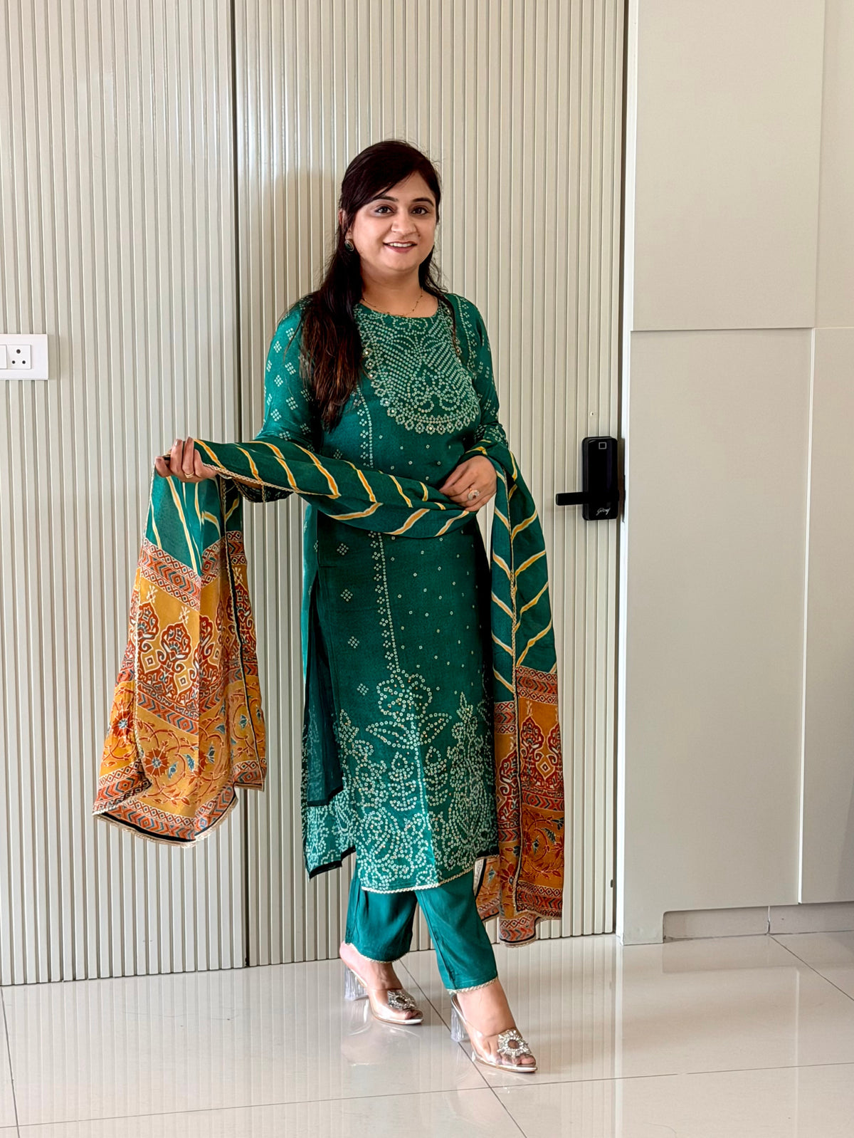Jalsa Green Crepe Bandhani Embroidered Dupatta Set