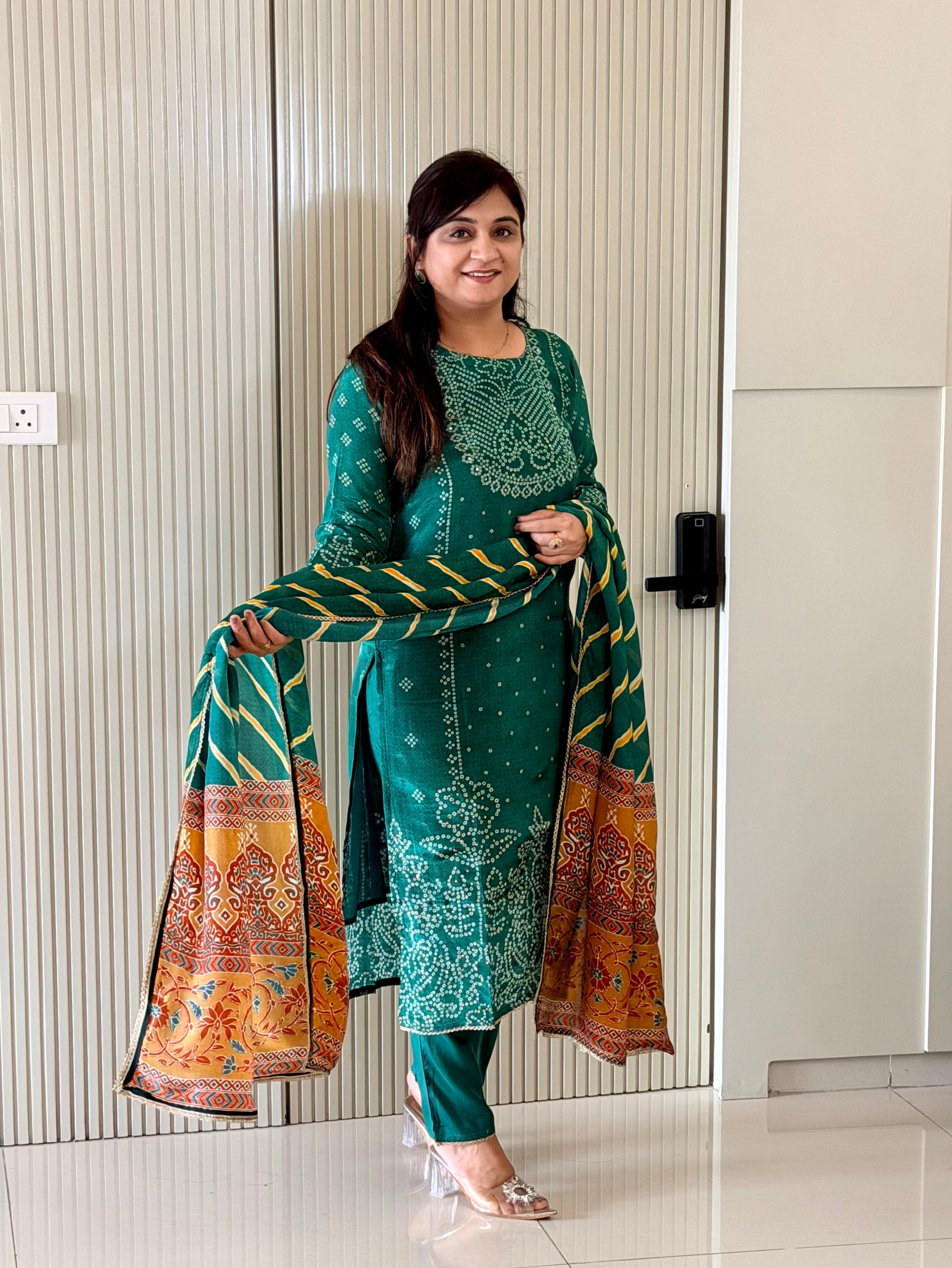 Jalsa Green Crepe Bandhani Embroidered Dupatta Set