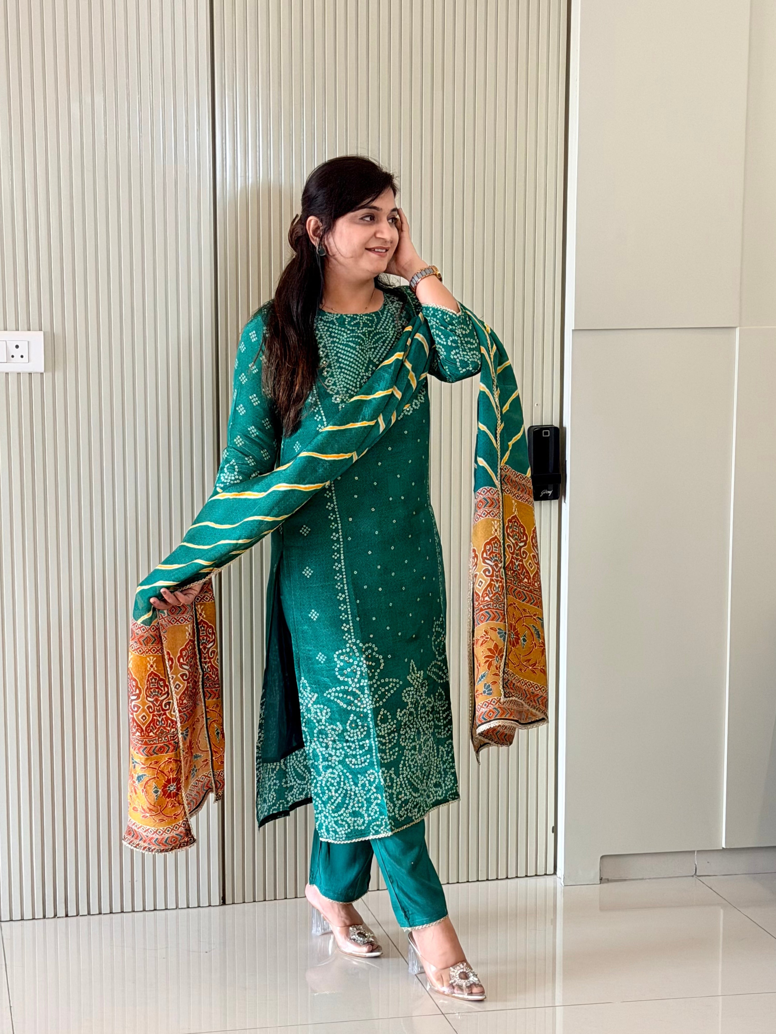 Jalsa Green Crepe Bandhani Embroidered Dupatta Set