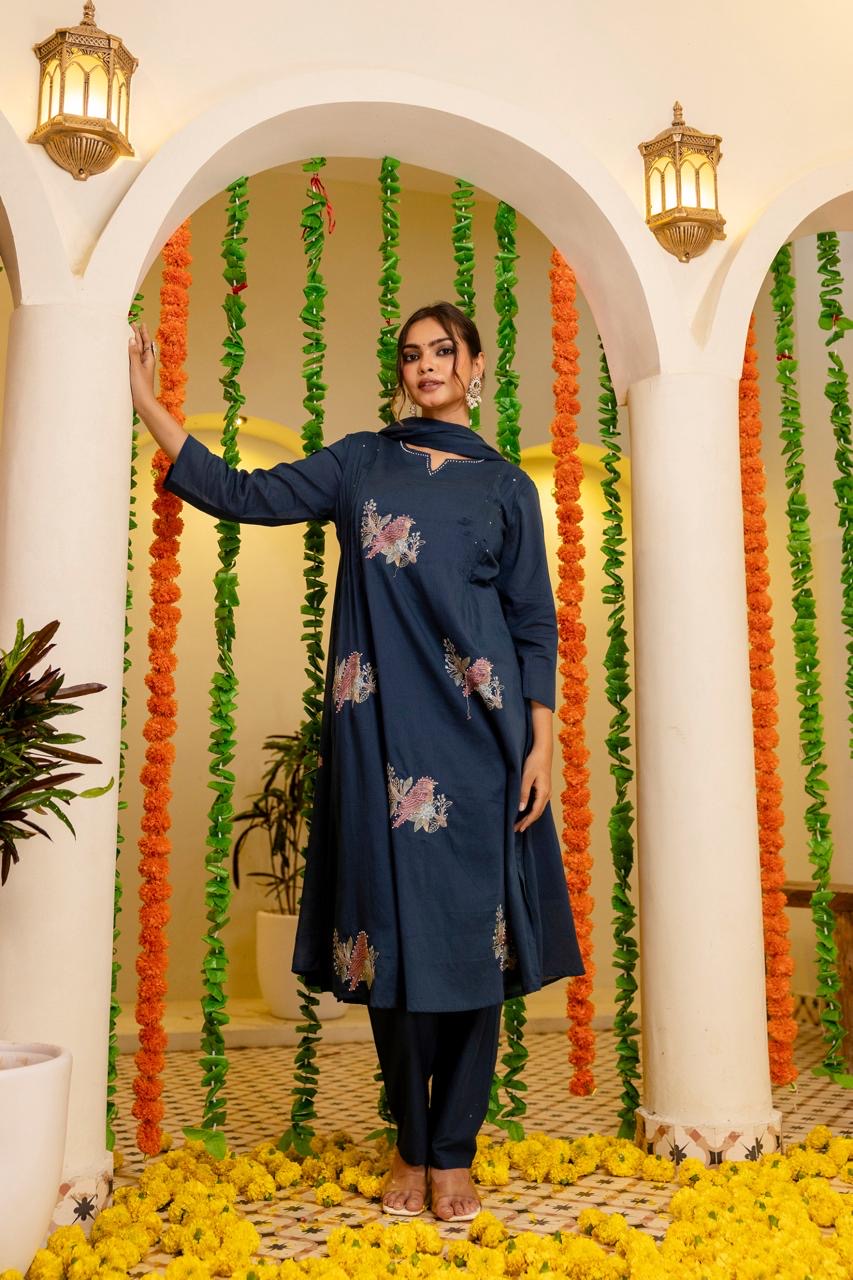 Roshni MulCotton Hand Detailed Pant Set