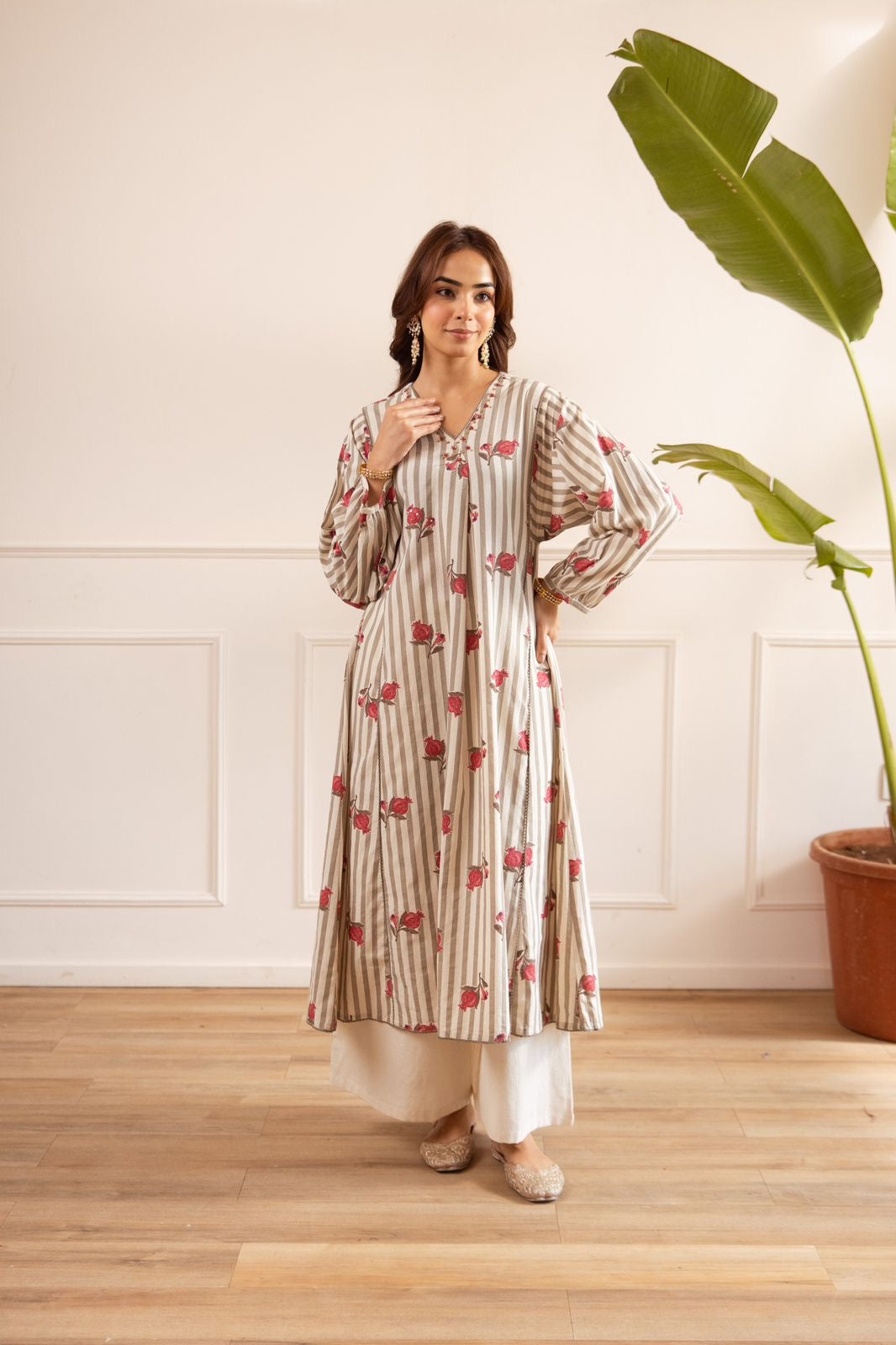 Zoya Offwhite Floral A-line Embroidered Kurta Set