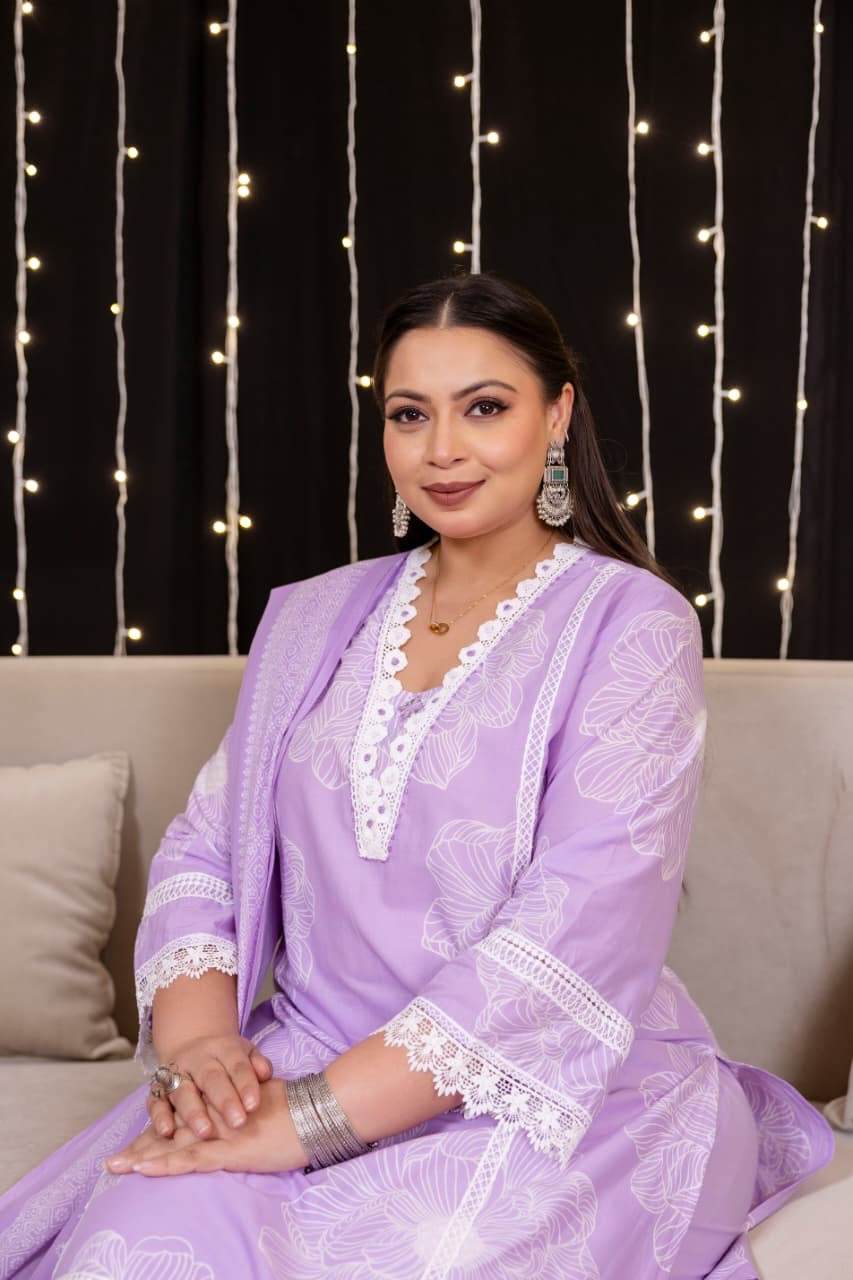 Tuba Lavender Cotton Lace Deatailed Straight Dupatta Set