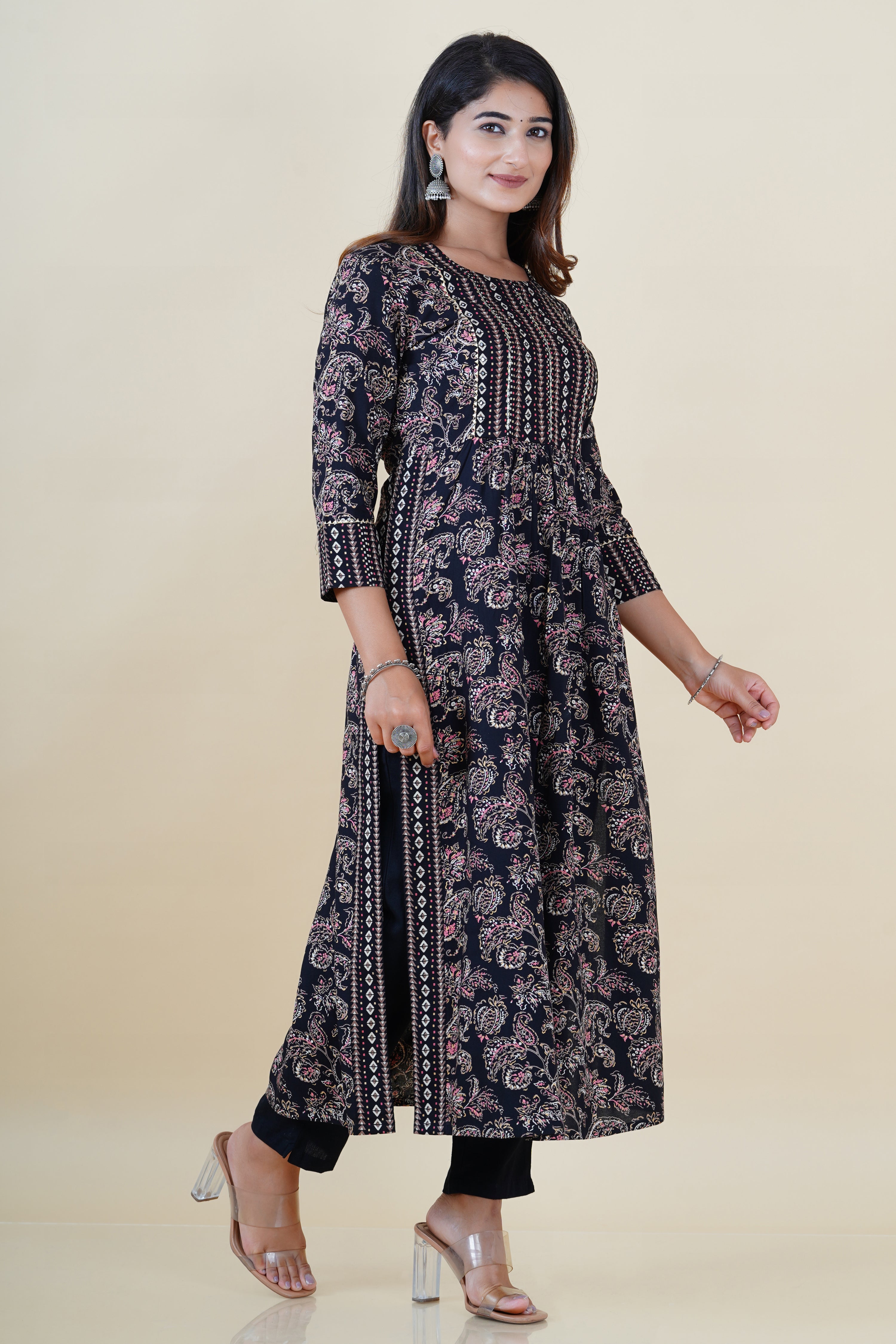 Casual Black Embroidered Nyra Cut Kurta