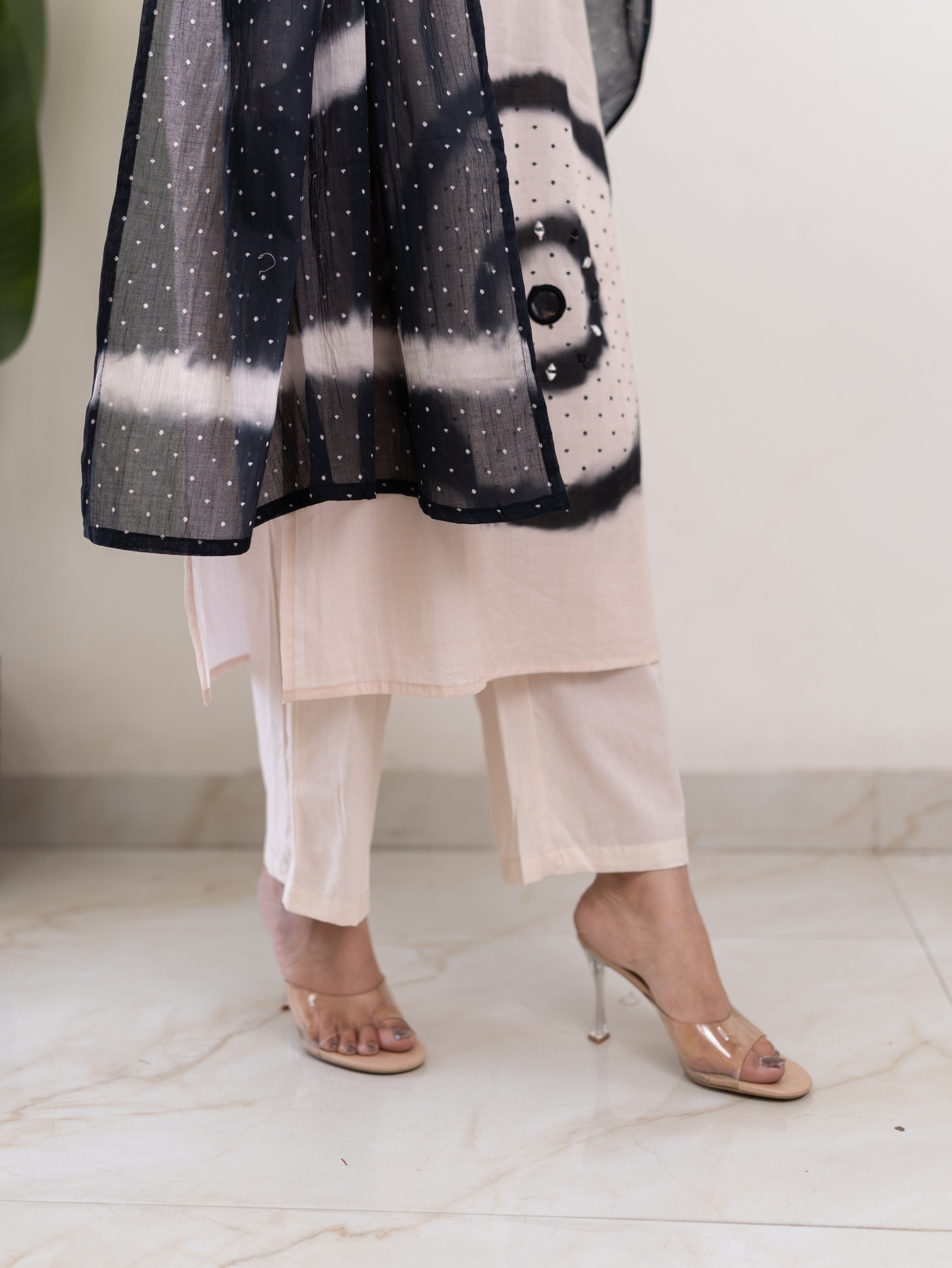 Daira Beige Cotton Tie and Dye Straight Dupatta Set