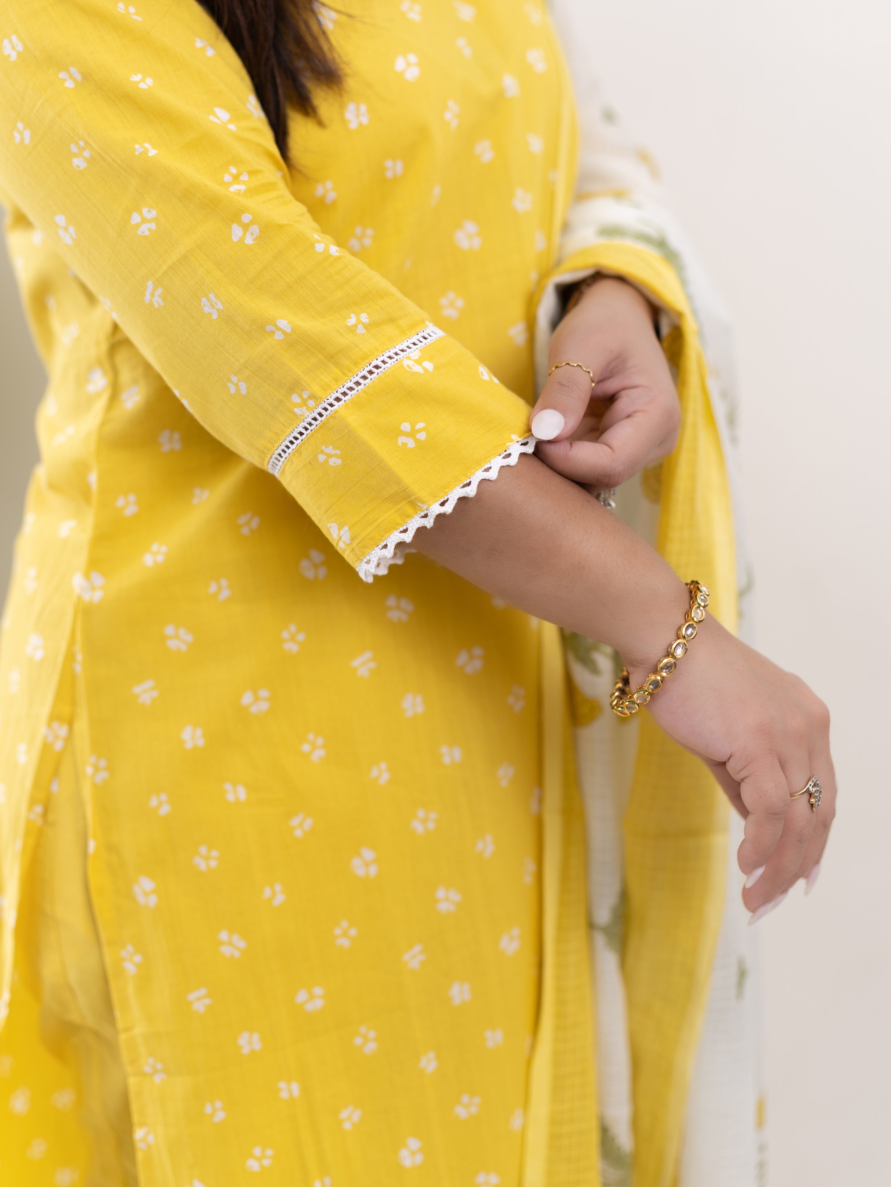 Rifaa yellow  Cotton Embroidered Straight Dupatta Set
