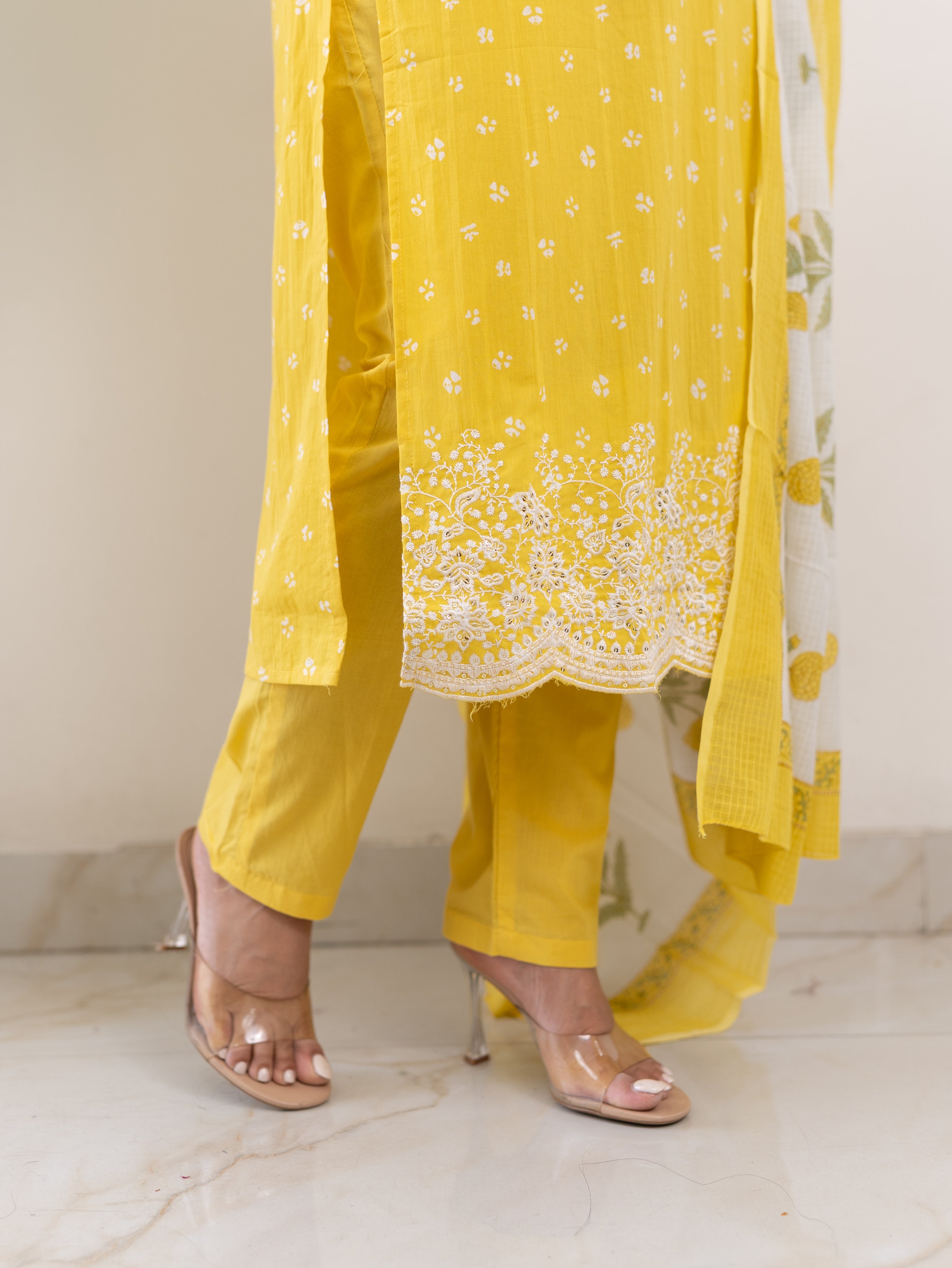 Rifaa yellow  Cotton Embroidered Straight Dupatta Set