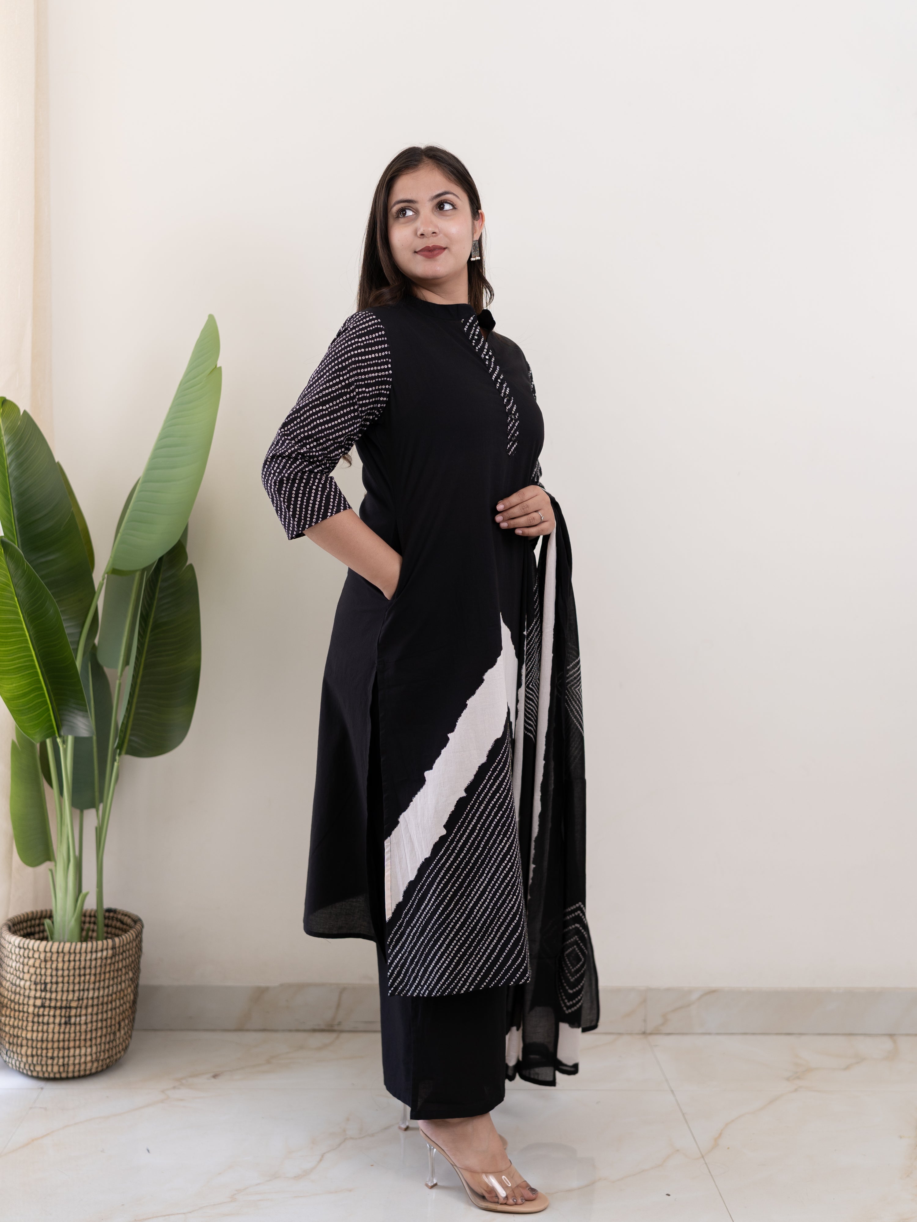 Isra Black Cotton Bandhani Straight Dupatta Set