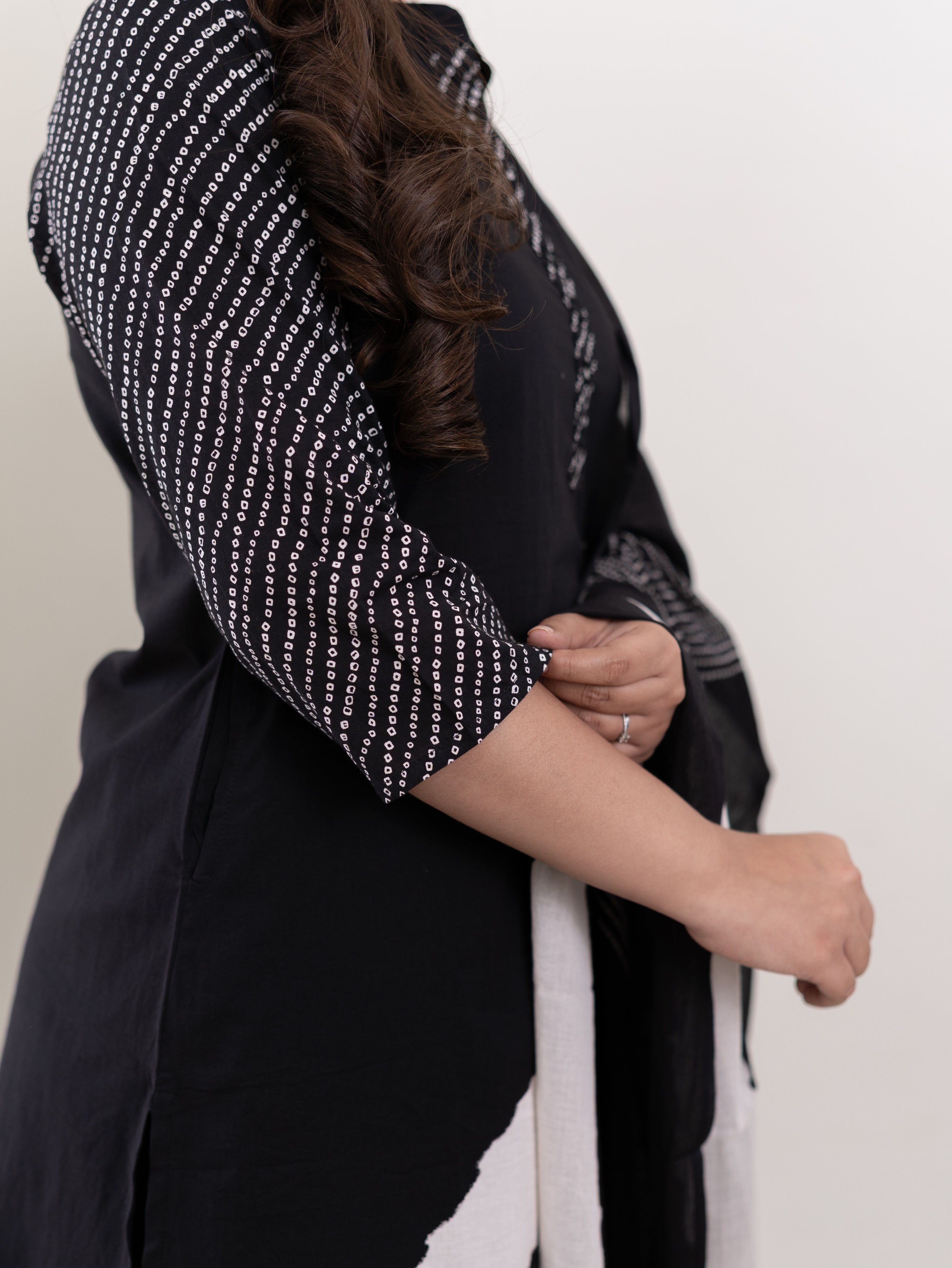 Isra Black Cotton Bandhani Straight Dupatta Set