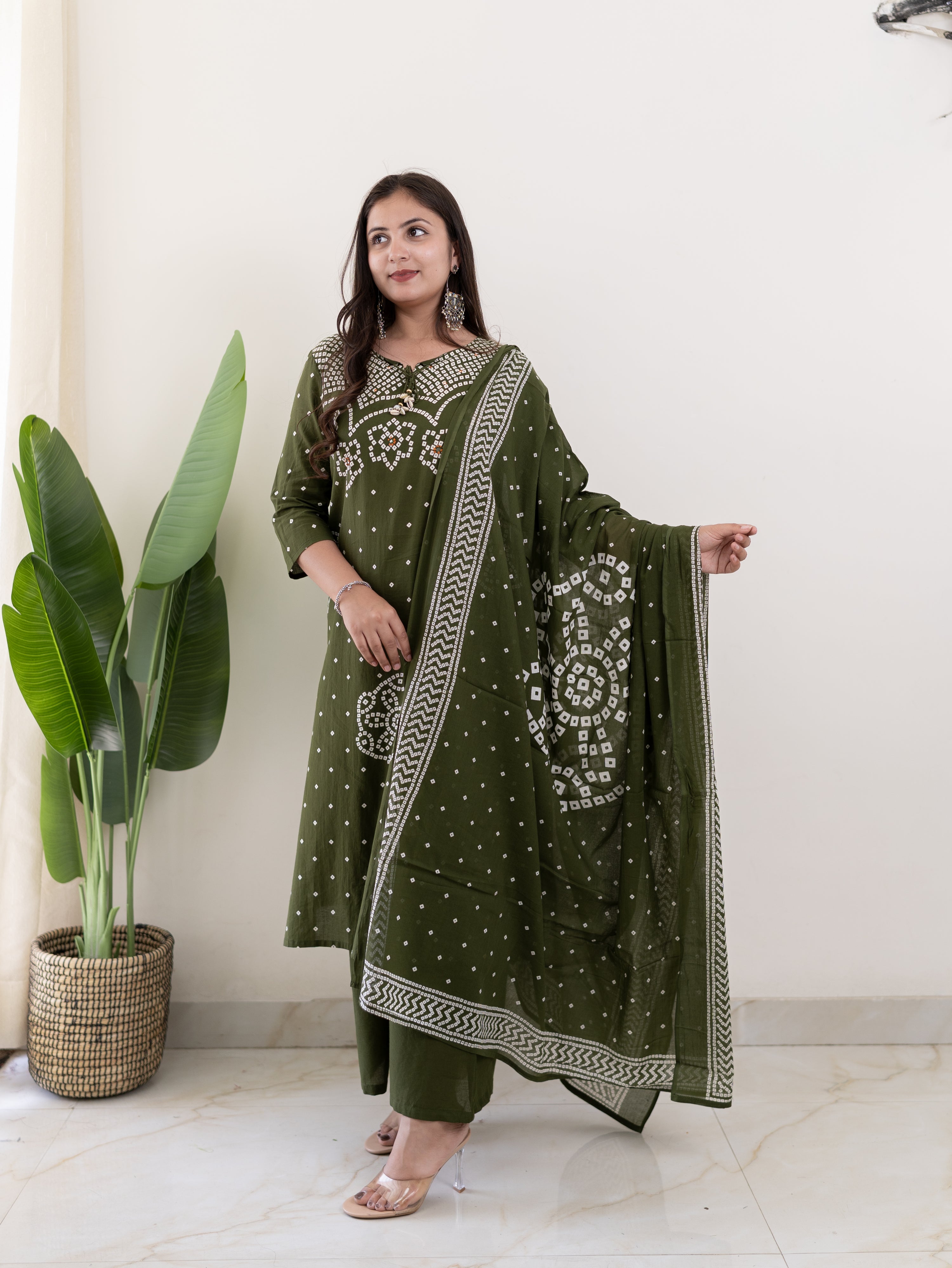 Mishi Green Cotton Bandhani Straight Dupatta Set
