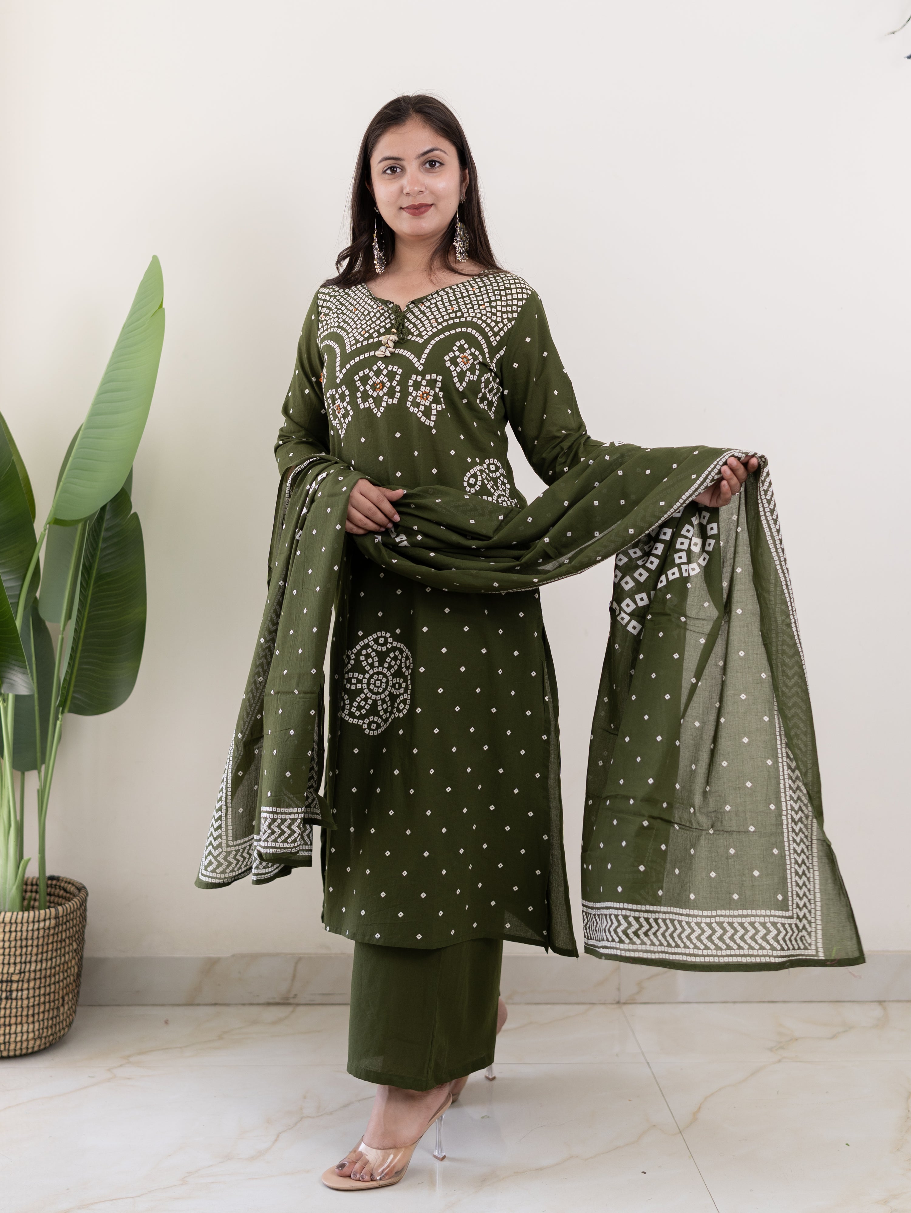 Mishi Green Cotton Bandhani Straight Dupatta Set