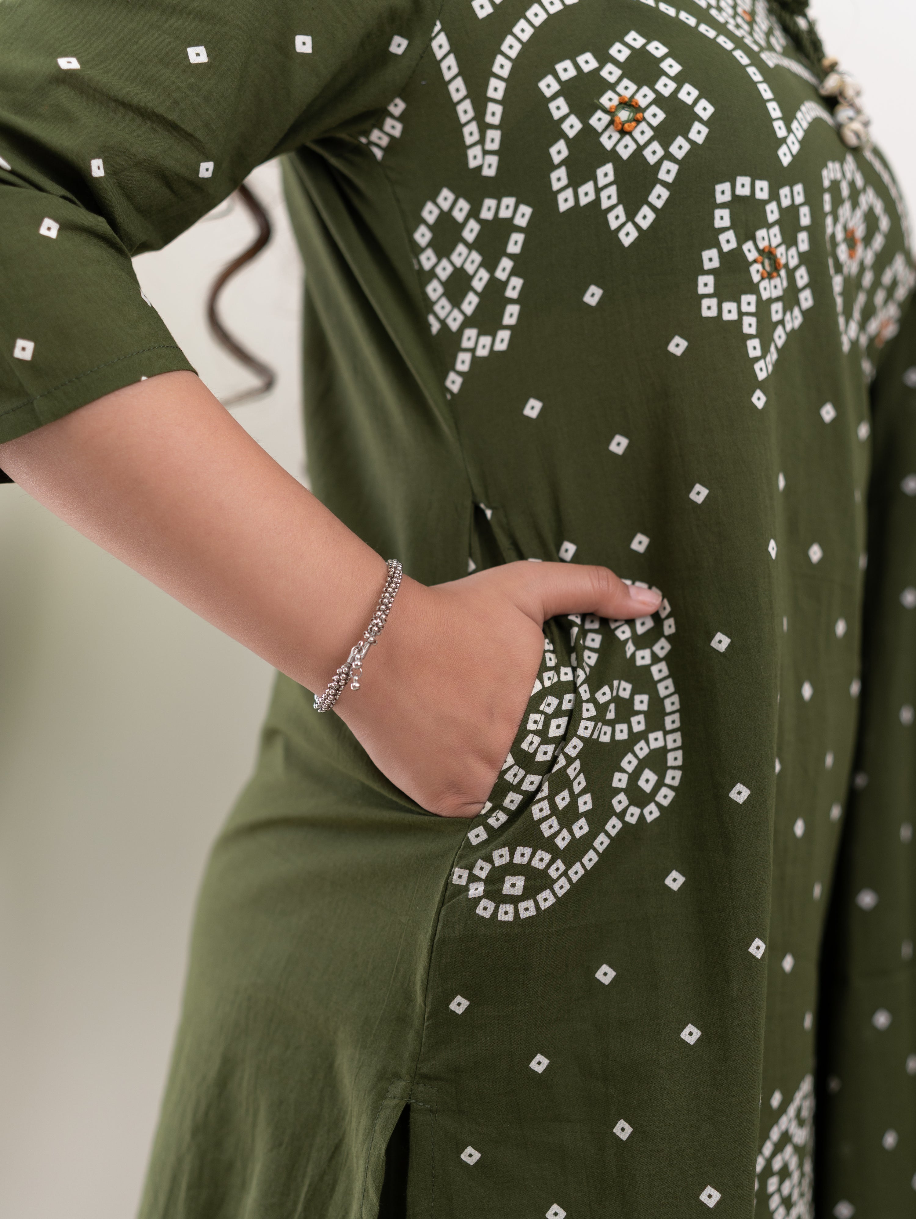 Mishi Green Cotton Bandhani Straight Dupatta Set