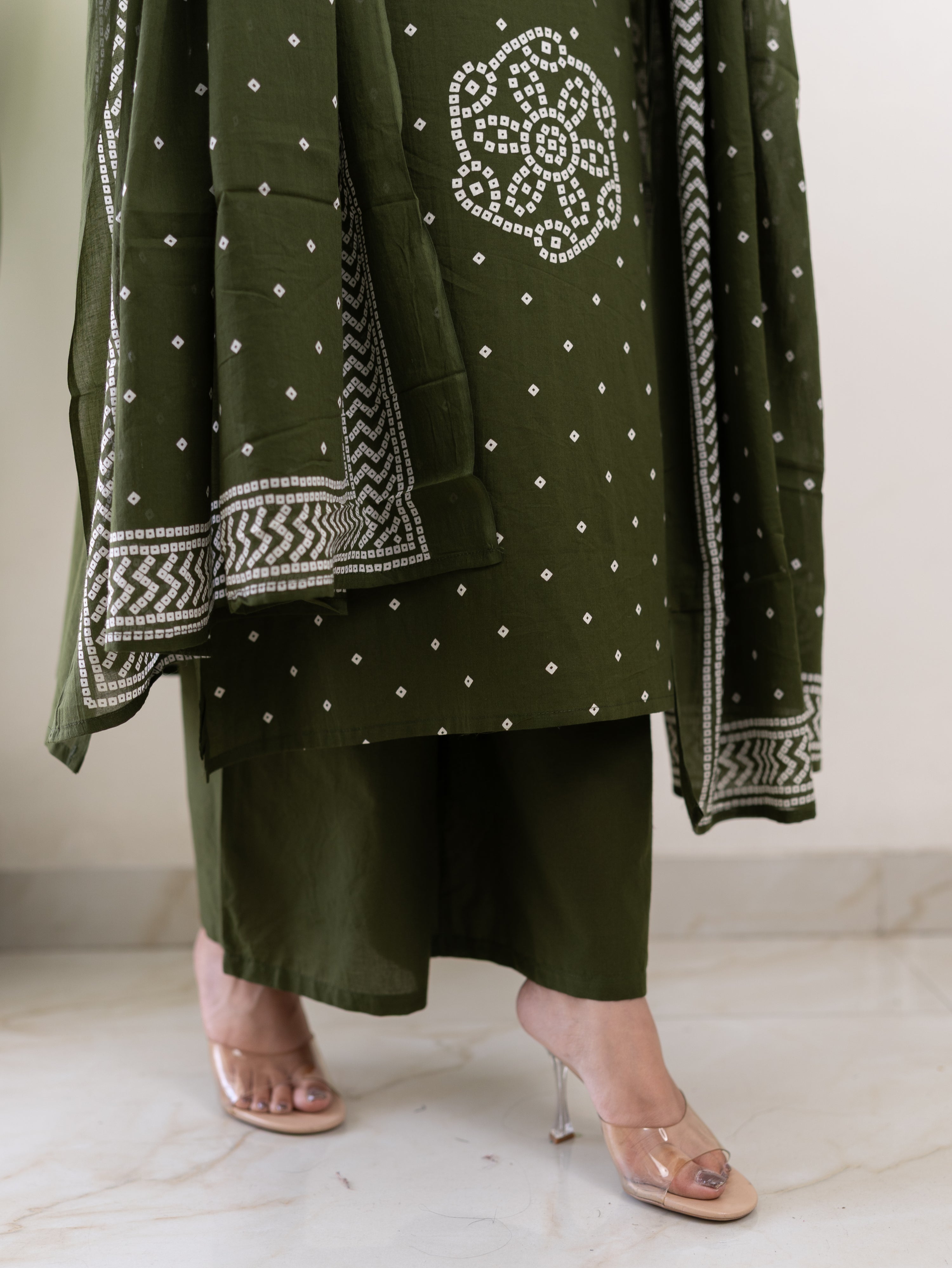 Mishi Green Cotton Bandhani Straight Dupatta Set