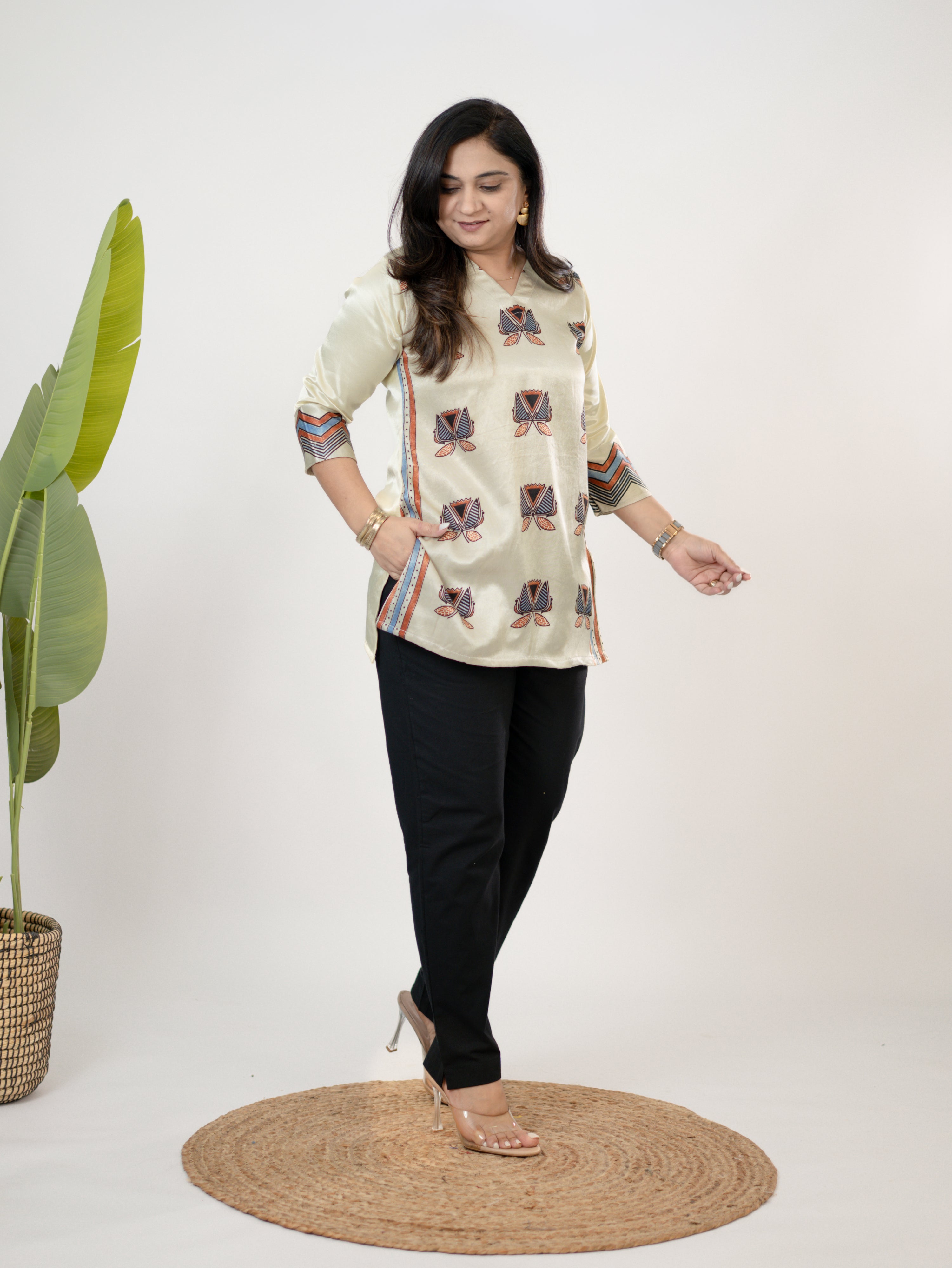 Saavi Cream Designer Mashru Silk Ajrakh Short Top