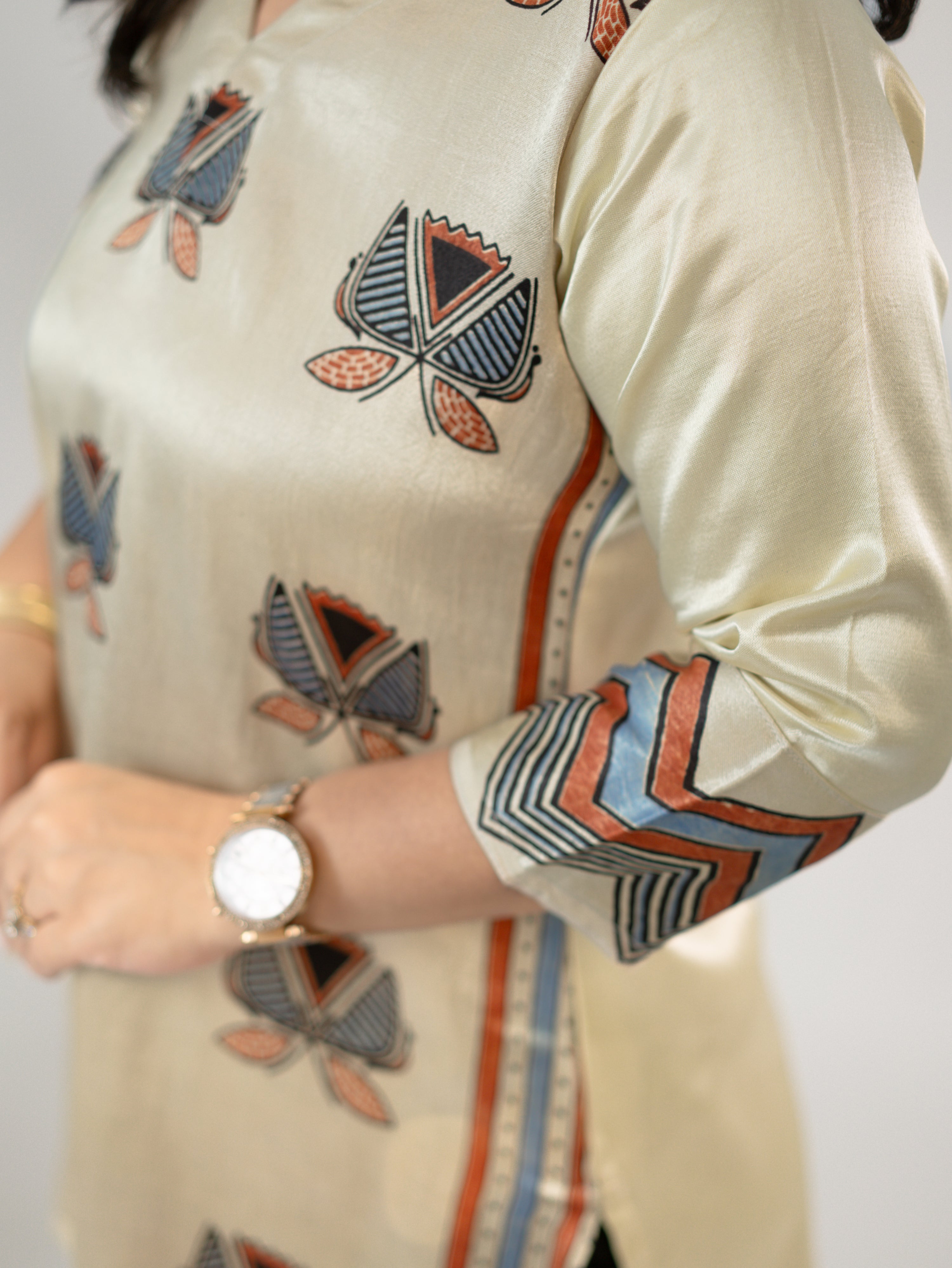 Saavi Cream Designer Mashru Silk Ajrakh Short Top