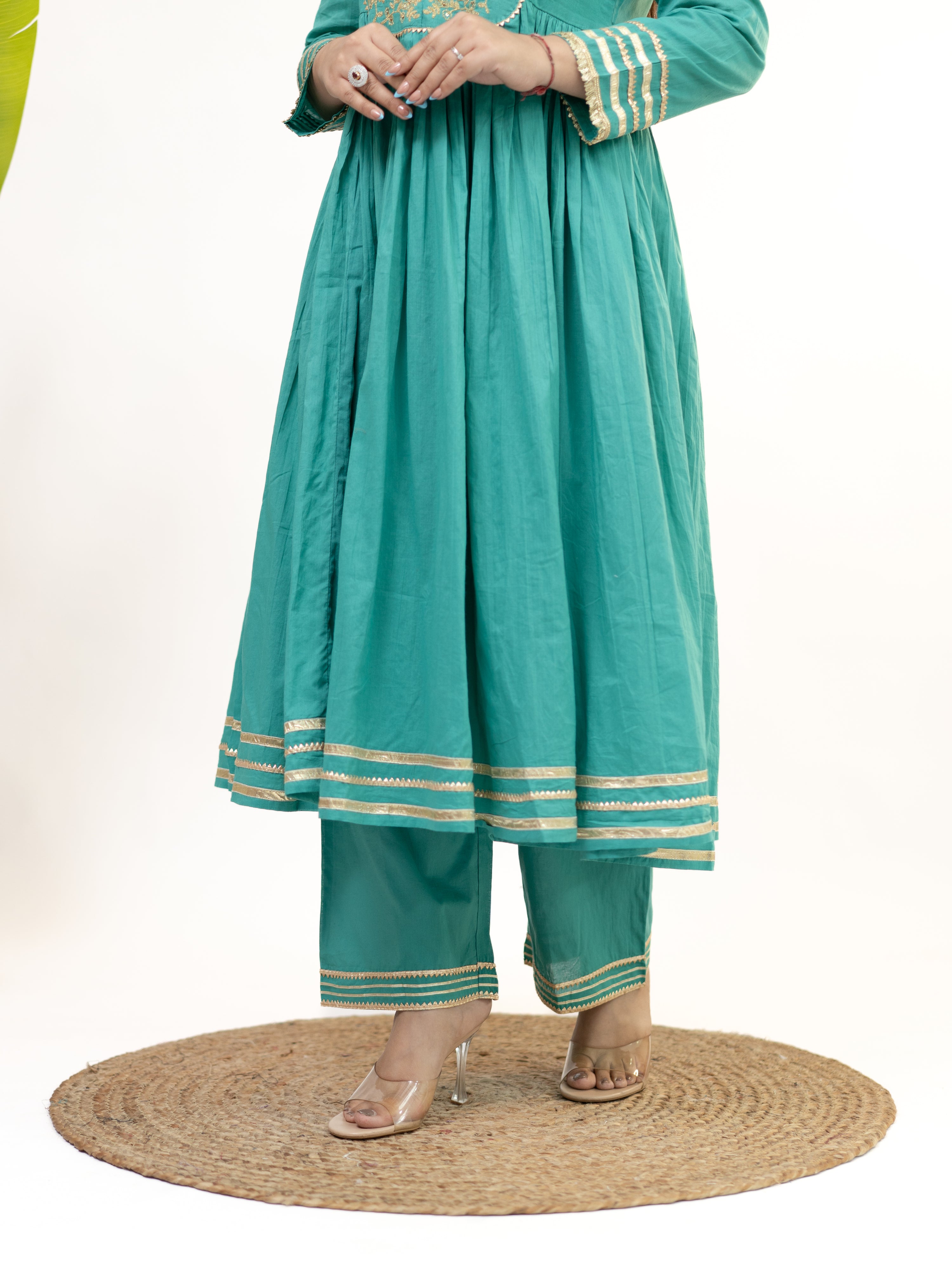 Mocha Green Mul Cotton Embroidered Gotta Detailed Dupatta Set