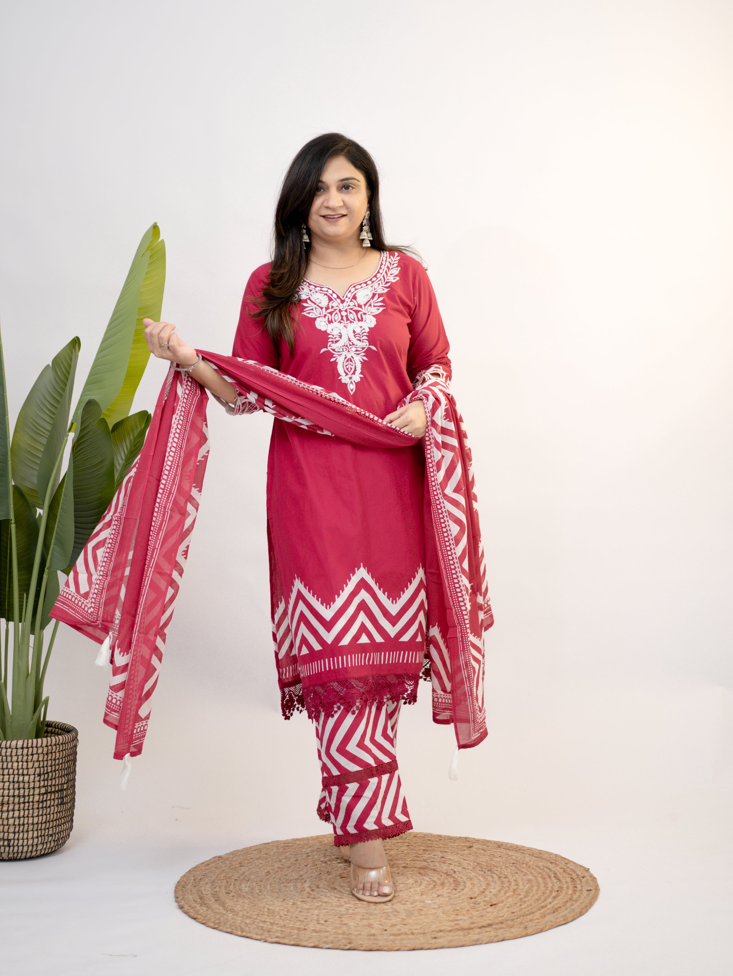 Navira Pink Cotton Embroidered LaceDetailed Dupatta Set