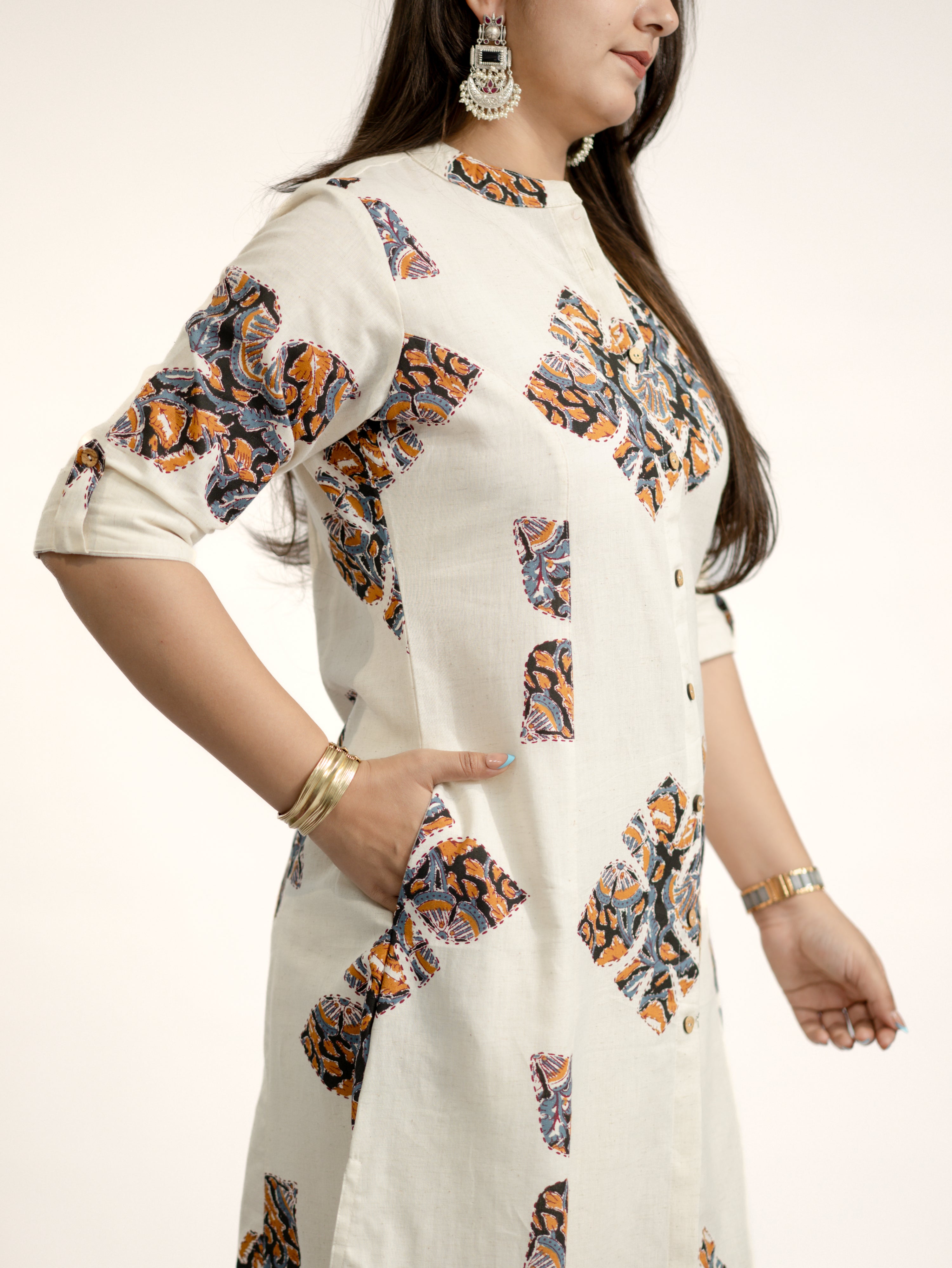 Eaira OffWhite-Black Cotton Ajrakh A-line Cotton Kurta Set