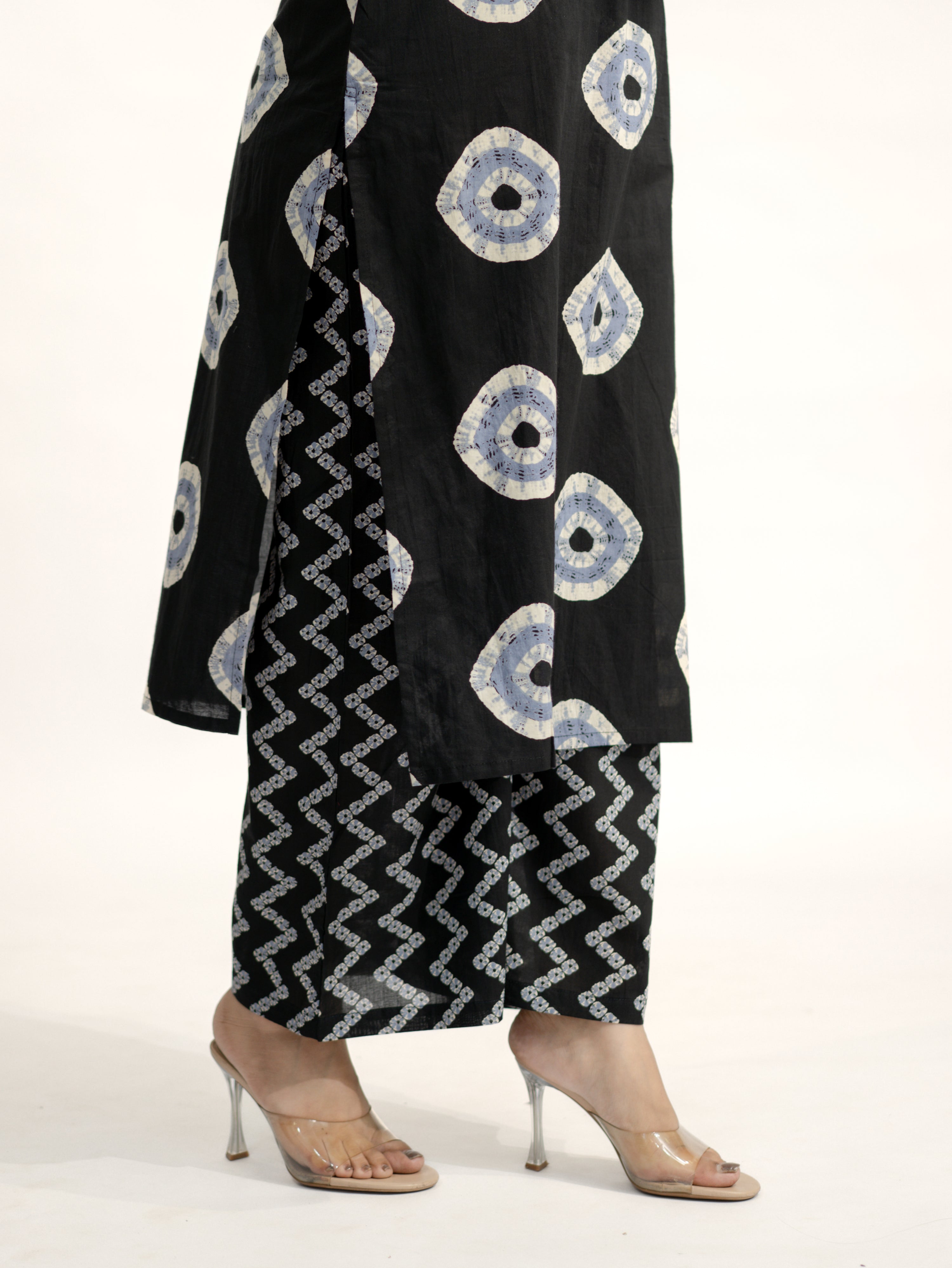 Amaya Black Cotton Bandhani Straight Katha Detailed Dupatta Set