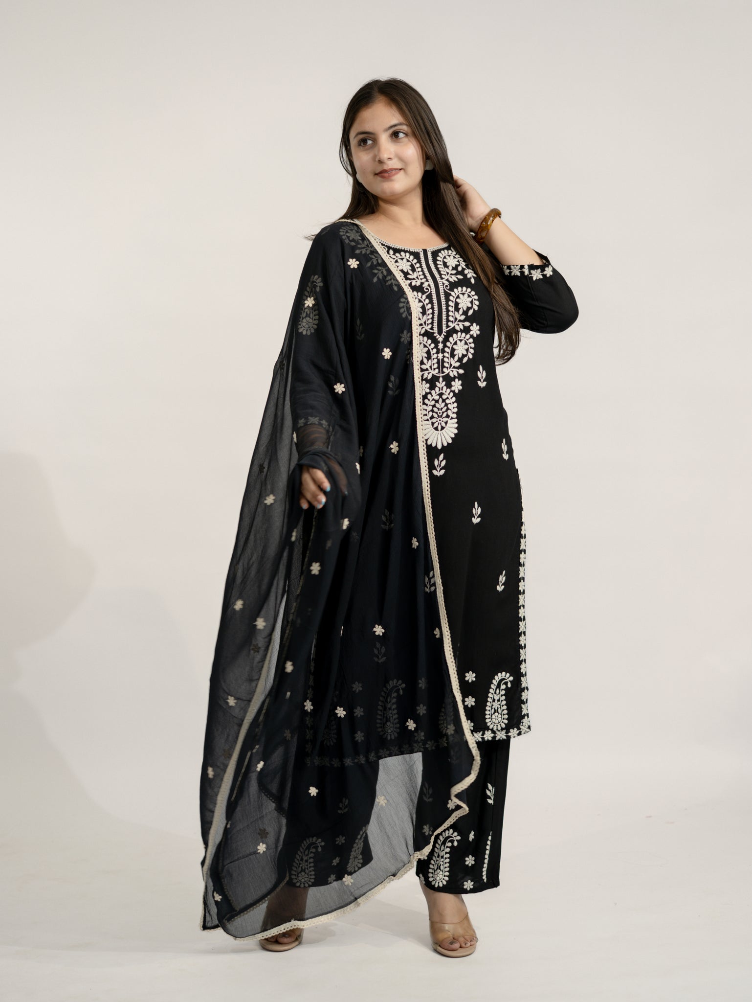 What Is Chikankari