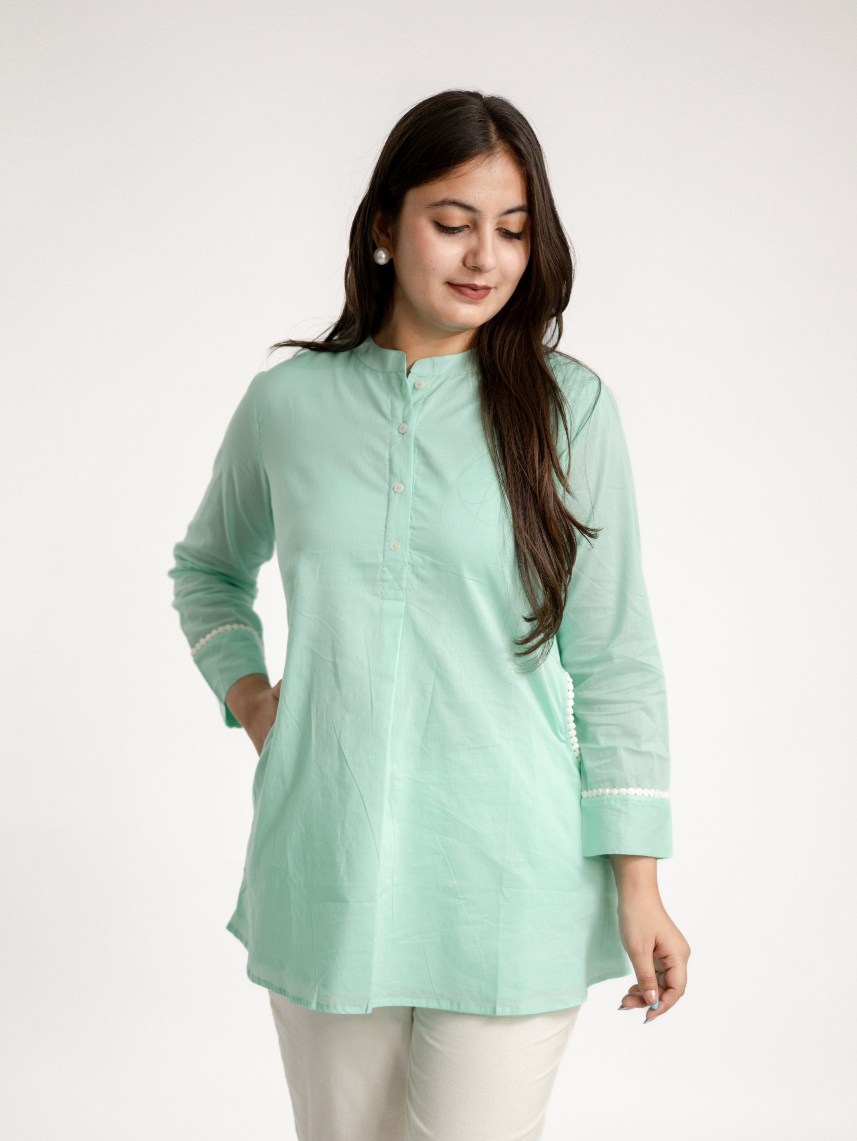 Iyana Mint Green Mul Cotton Lace Detailed & Lining Short Top