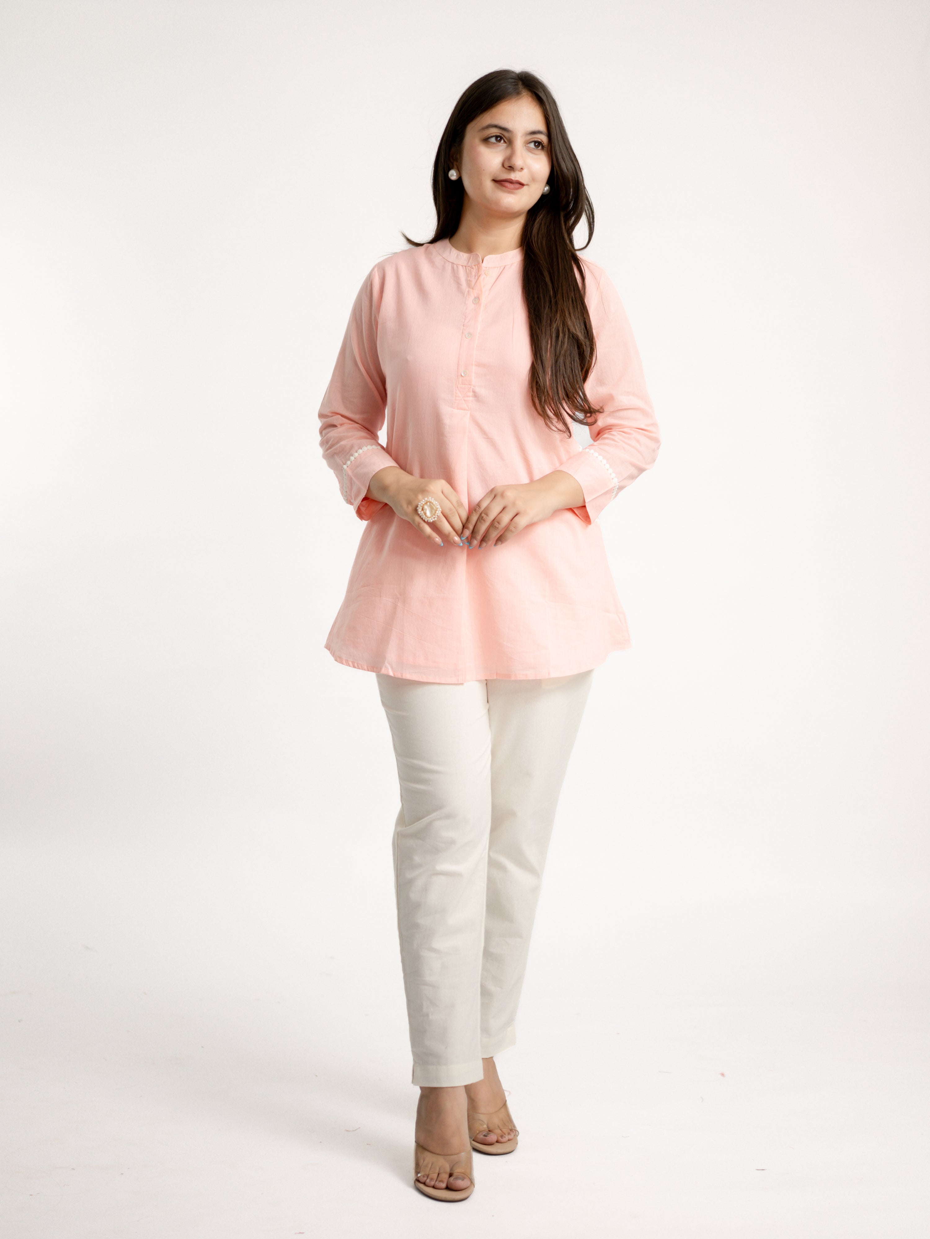 Iyana Blush Peach Mul Cotton Lace Detailed & Lining Short Top