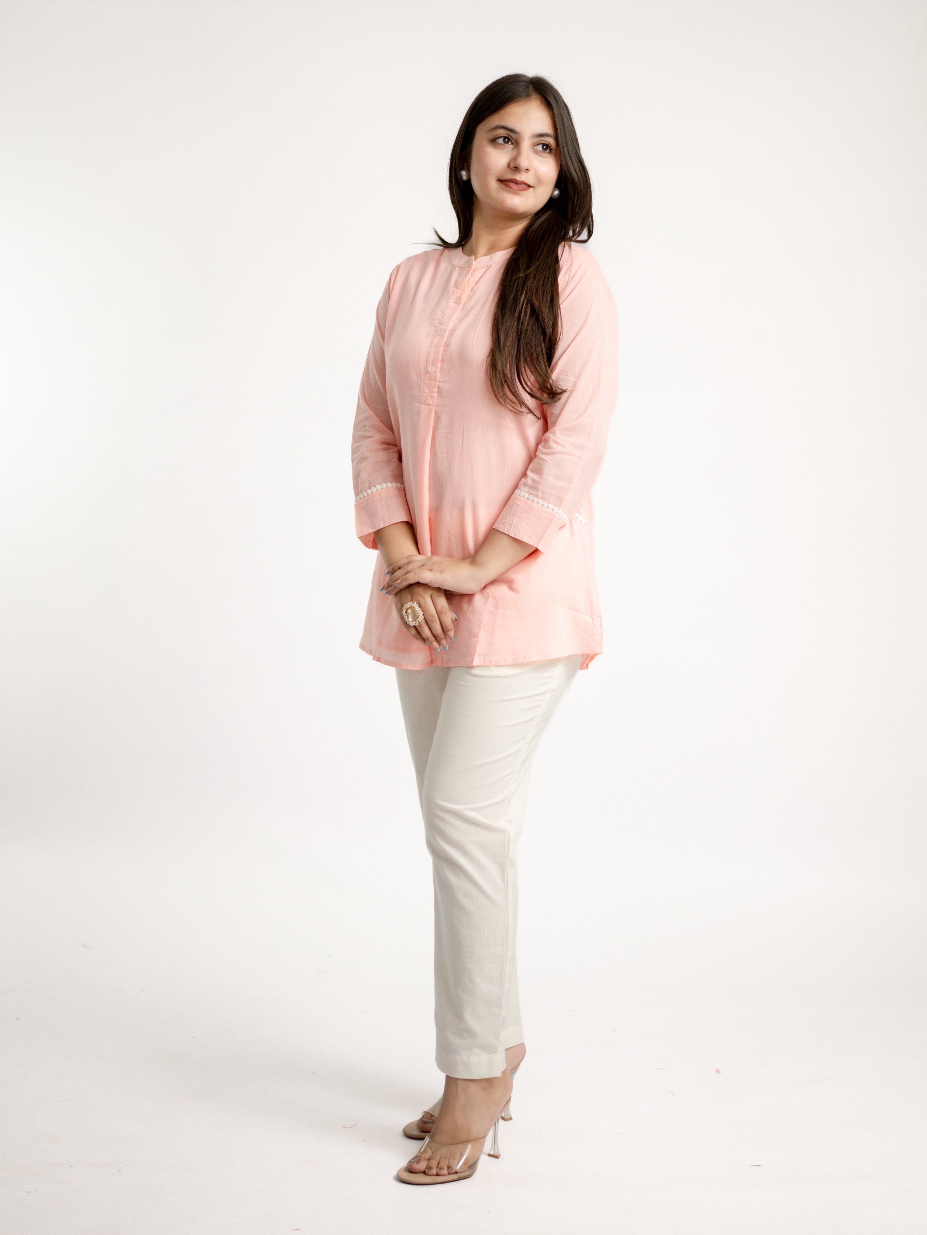 Iyana Blush Peach Mul Cotton Lace Detailed & Lining Short Top