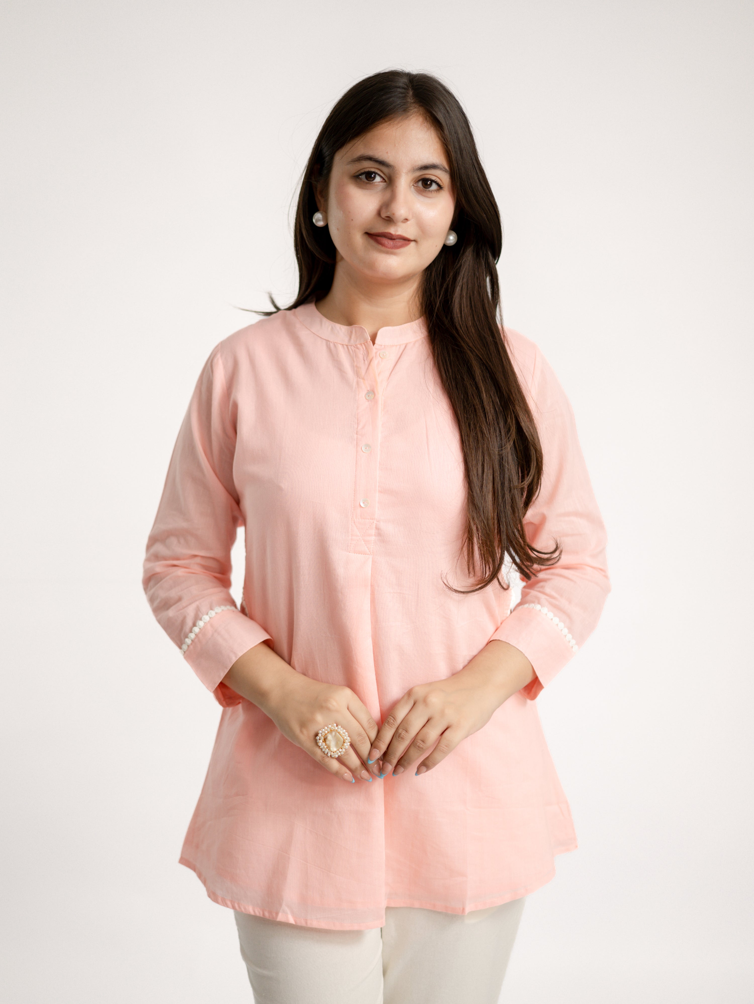Iyana Blush Peach Mul Cotton Lace Detailed & Lining Short Top