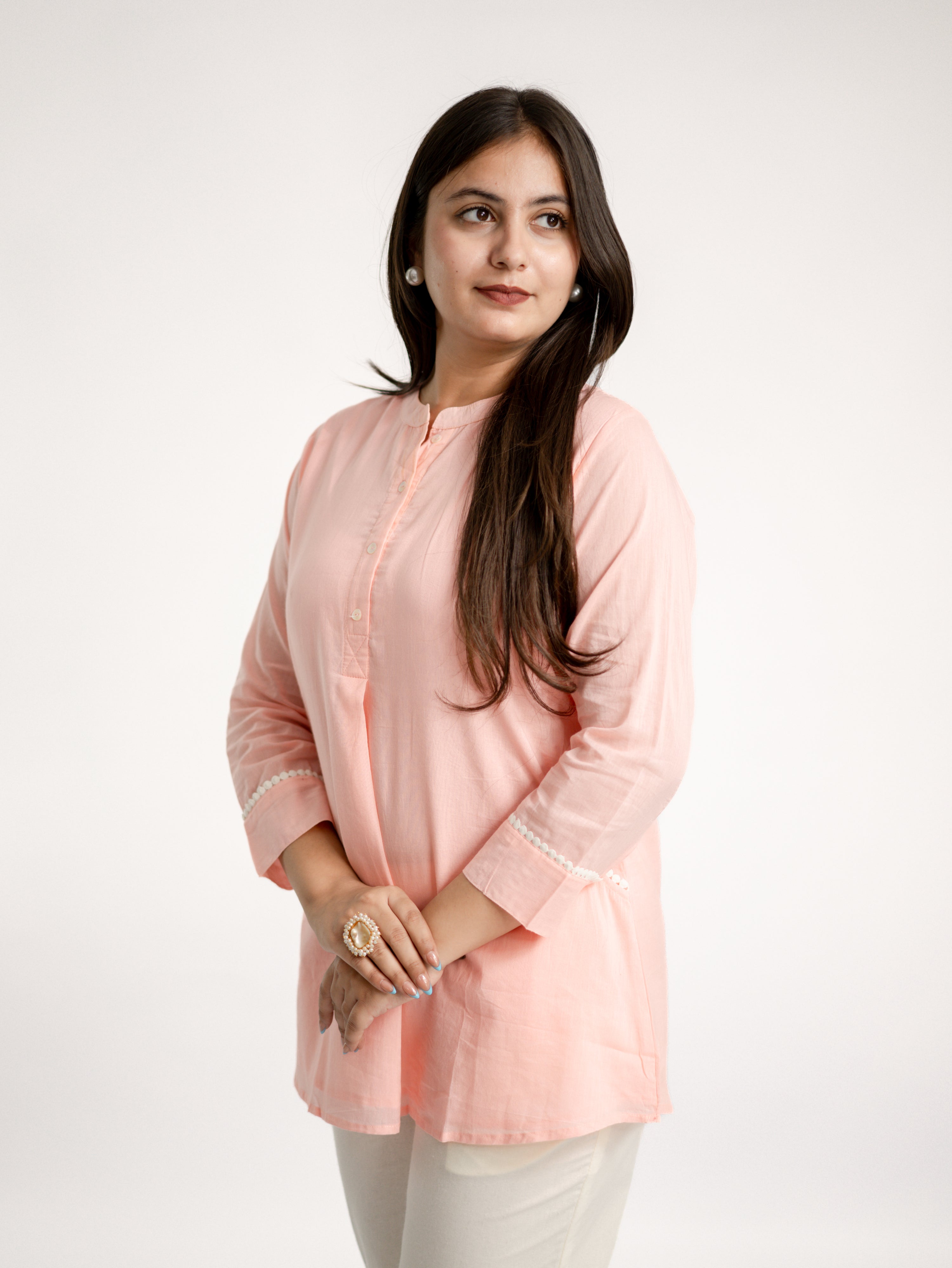 Iyana Blush Peach Mul Cotton Lace Detailed & Lining Short Top