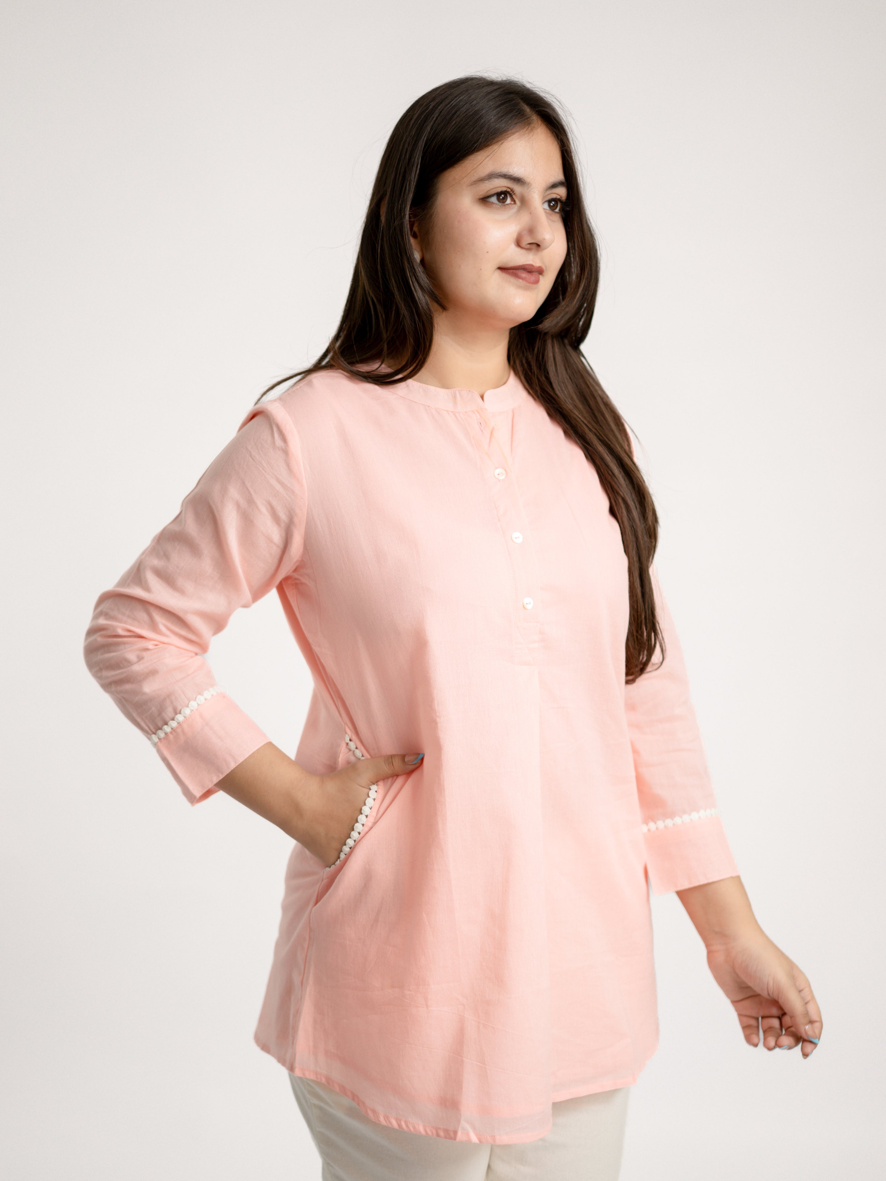 Iyana Blush Peach Mul Cotton Lace Detailed & Lining Short Top